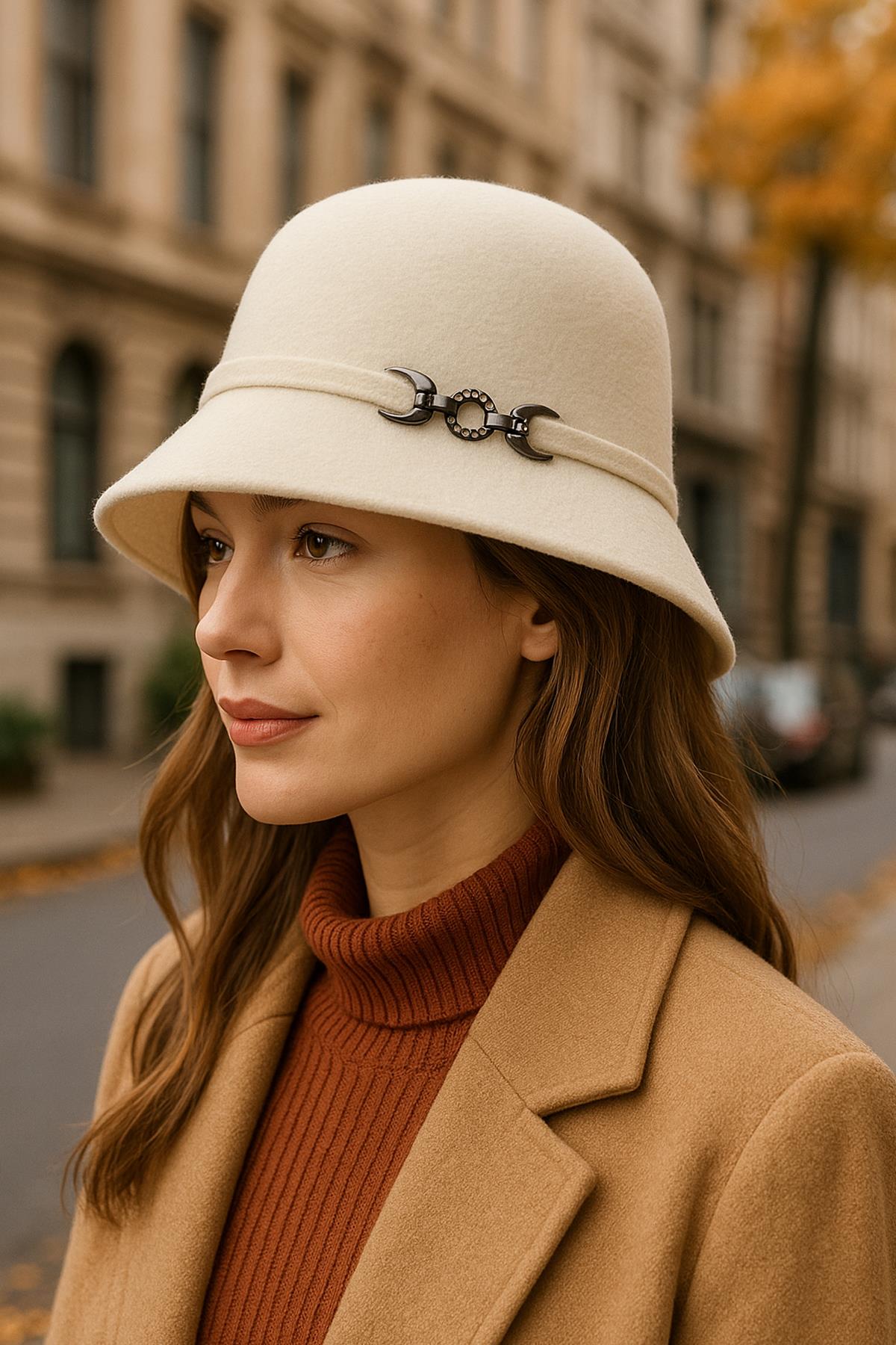 Külah Kadın Yün Cloche Bucket Şapka – Zincir Tokalı Modern Tasarım KLH7554