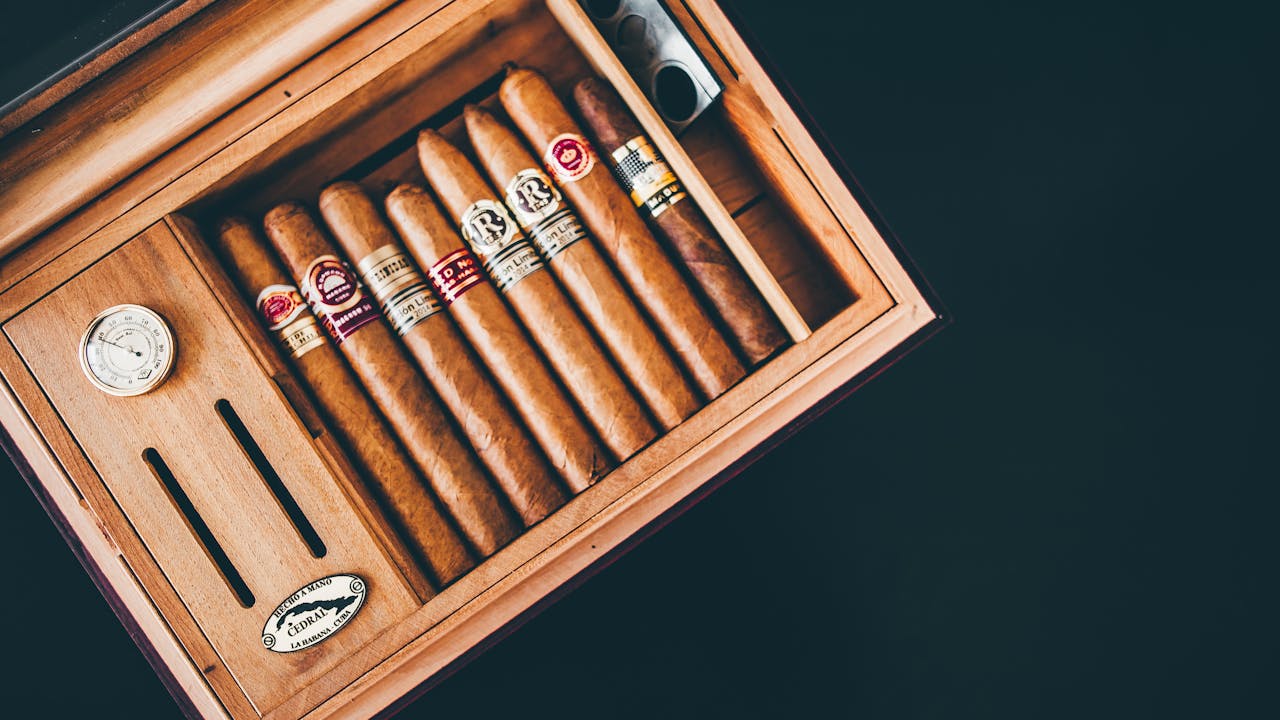 Humidor Alırken Nelere Dikkat Edilmeli? Puro Saklamada Doğru Tercih Rehberi