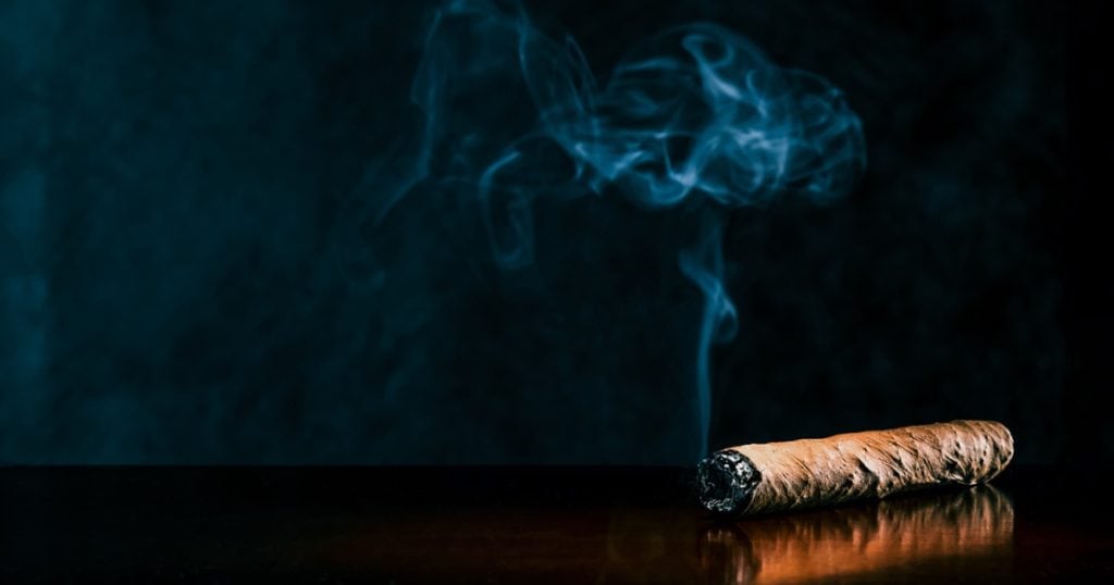 Puro Nasıl Yakılır? Doğru Yöntemlerle Keyifli Bir Puro Deneyimi