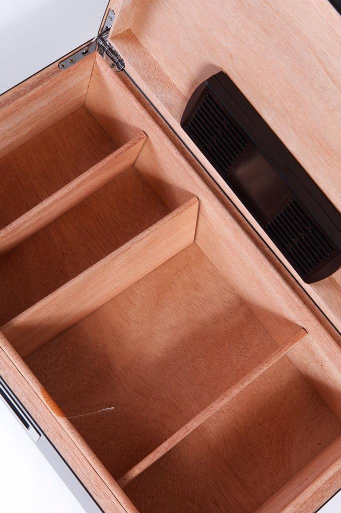 PremiumQuality Cuban Flag Sedir Humidor Puro Kutusu