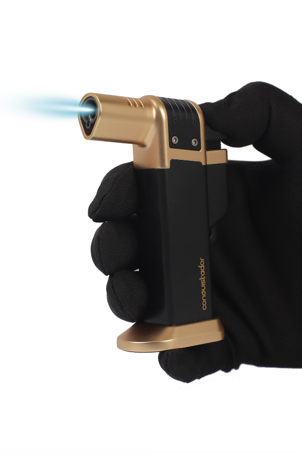Conquistador Tek Torch Pürmüz Gold Siyah Masa Tipi Plastik Puro Çakmağı