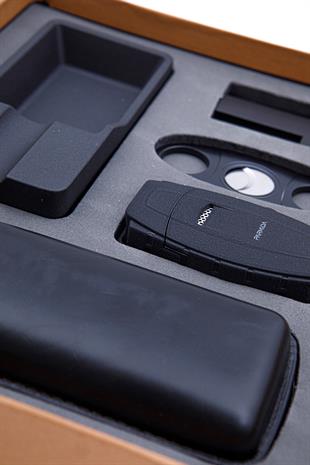 Parmida Çakmak Kesici Kılıf Küllük Sehpa Beşli Siyah Puro Seti