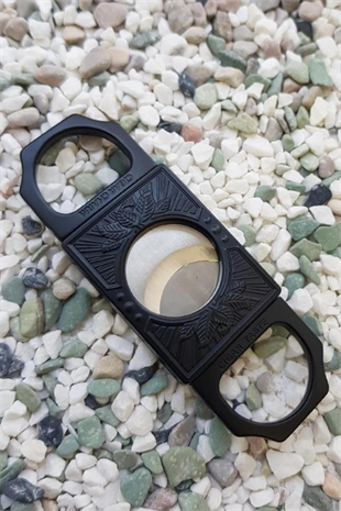 PQ Siyah İşlemeli Köşeli Puro Makası Kesici