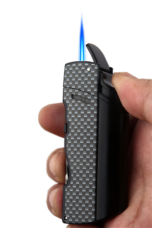 Quantoro Tek Torch Pürmüz Delicili/İğneli Siyah Karbon Desenli Metal Puro Çakmağı