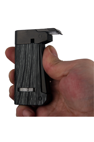 Quantoro Tek Torch Pürmüz Delicili Siyah Ahşap Desenli Metal Puro Çakmağı