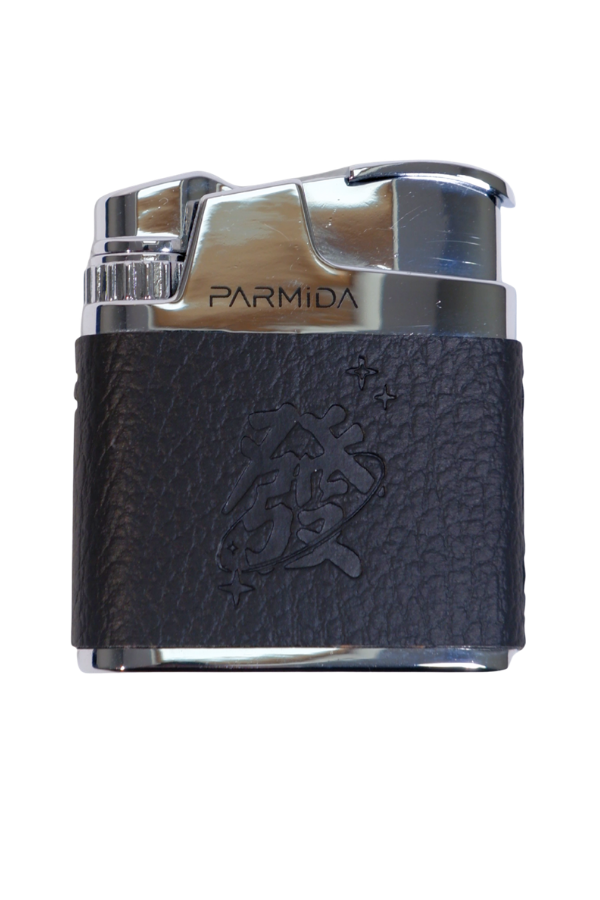 TR9229,Parmida Tek Torch Pürmüz Japon Yazılı Deri Kaplama Siyah Metal Puro Çakmağı