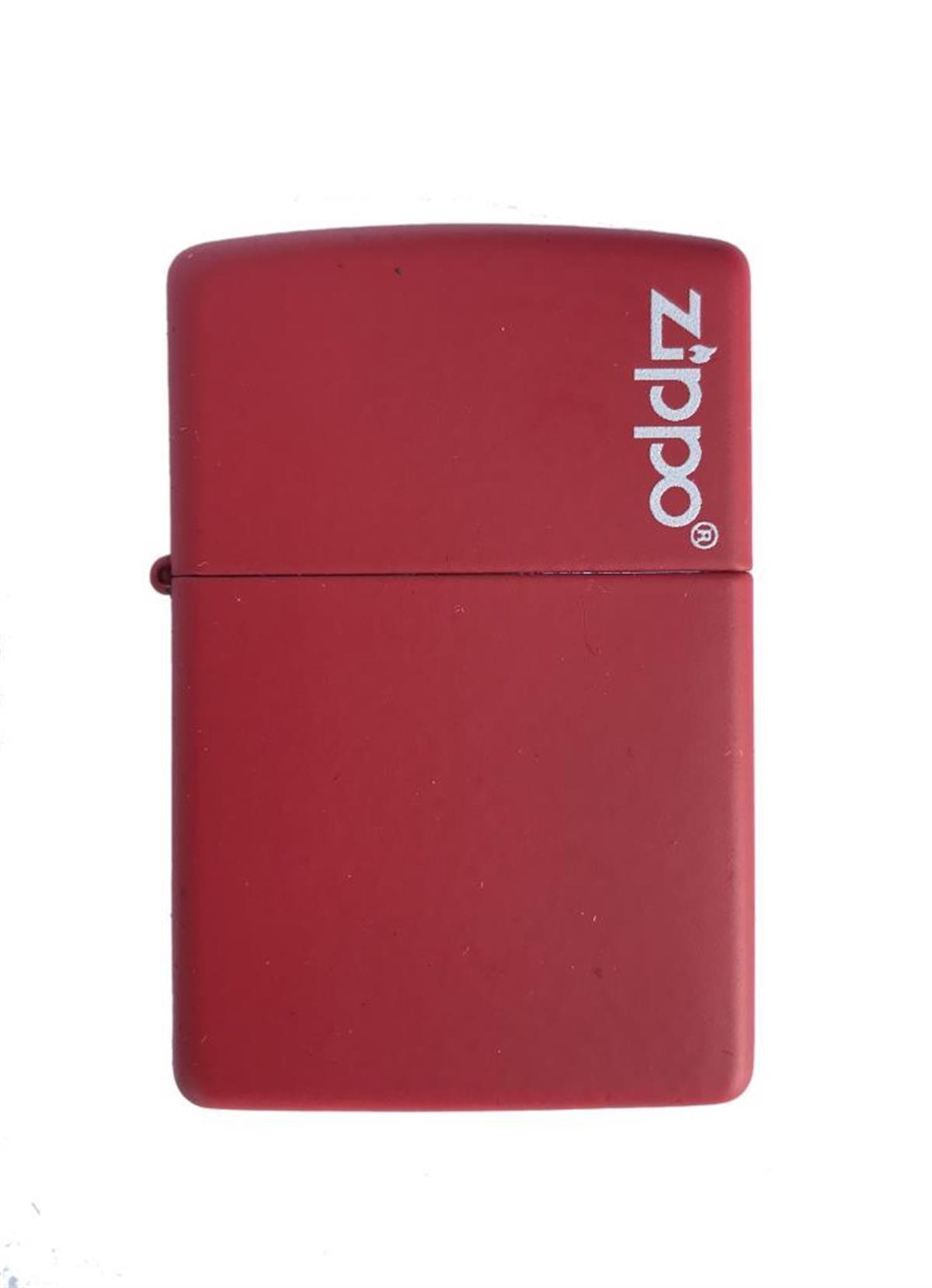 TR2052,Zippo Çakmak Logo Vert-White 233-001300