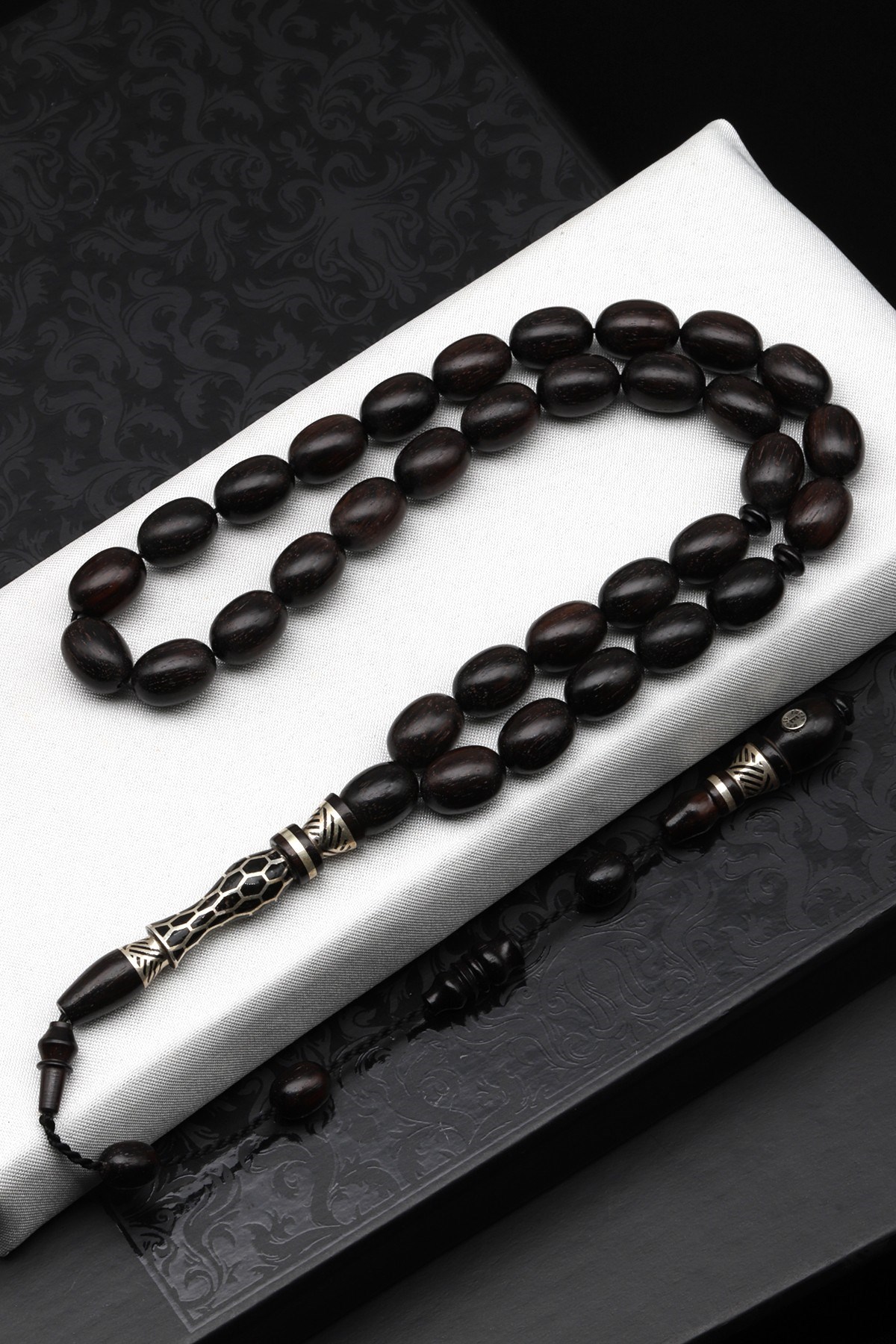 Ercan Şener Usta İşçilikli Abanoz Ağacı Tesbih 8 x 12 mm Beyzi Kesim - T-1592