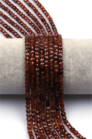 Garnet Doğal Taş Dizi 4 mm Küp Kesim - DZ-1527