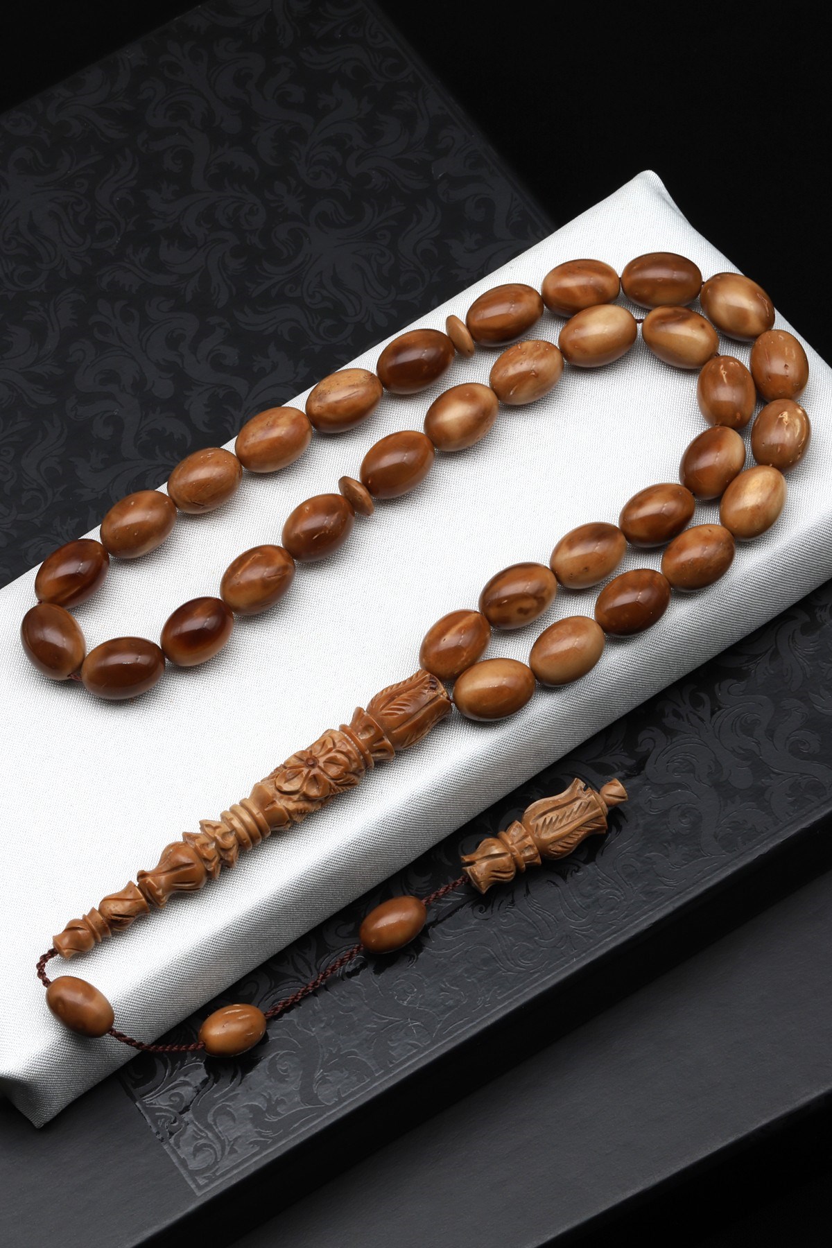 İmame Oymalı Kuka Ağacı Tesbih 10 x 13 mm Beyzi Kesim