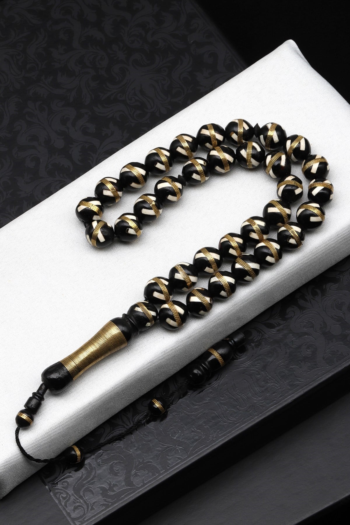 İşlemeli Kuka Tesbih 9 x 10 mm Küre Kesim - T-1596