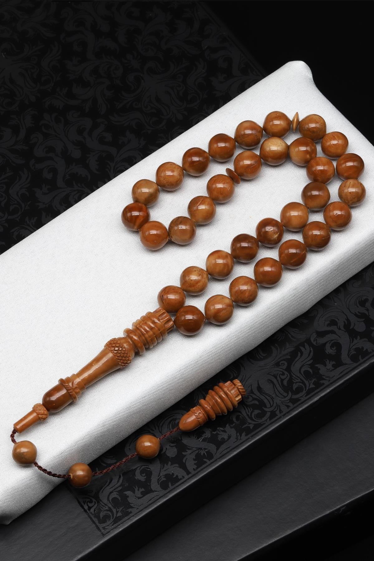Usta İşçilikli İmame Oymalı Kuka Ağacı Tesbih 10 mm Küre Kesim