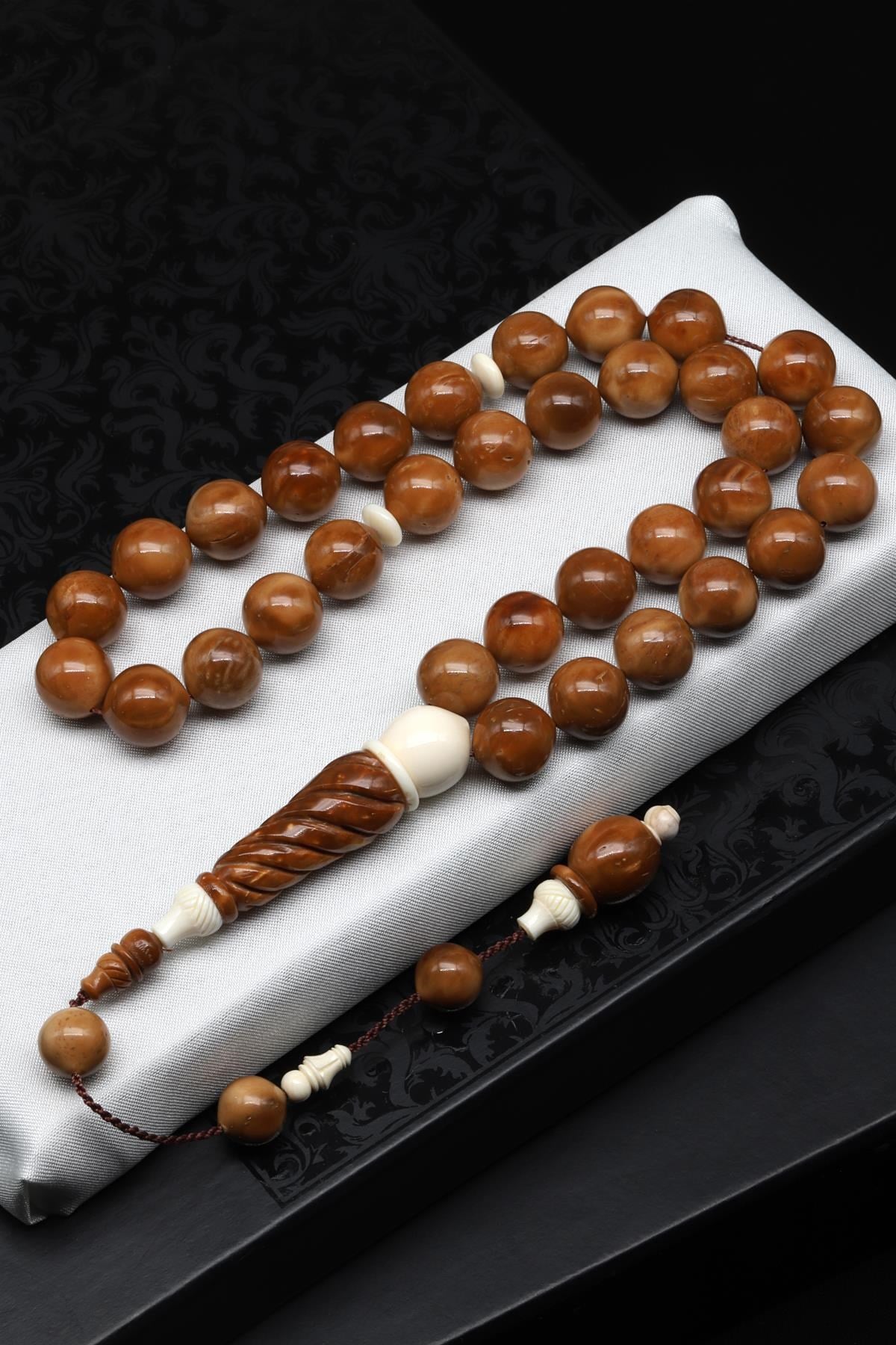 Usta İşçilikli İmame Oymalı Kuka-Fil Dişi Tesbih 12 mm Küre Kesim