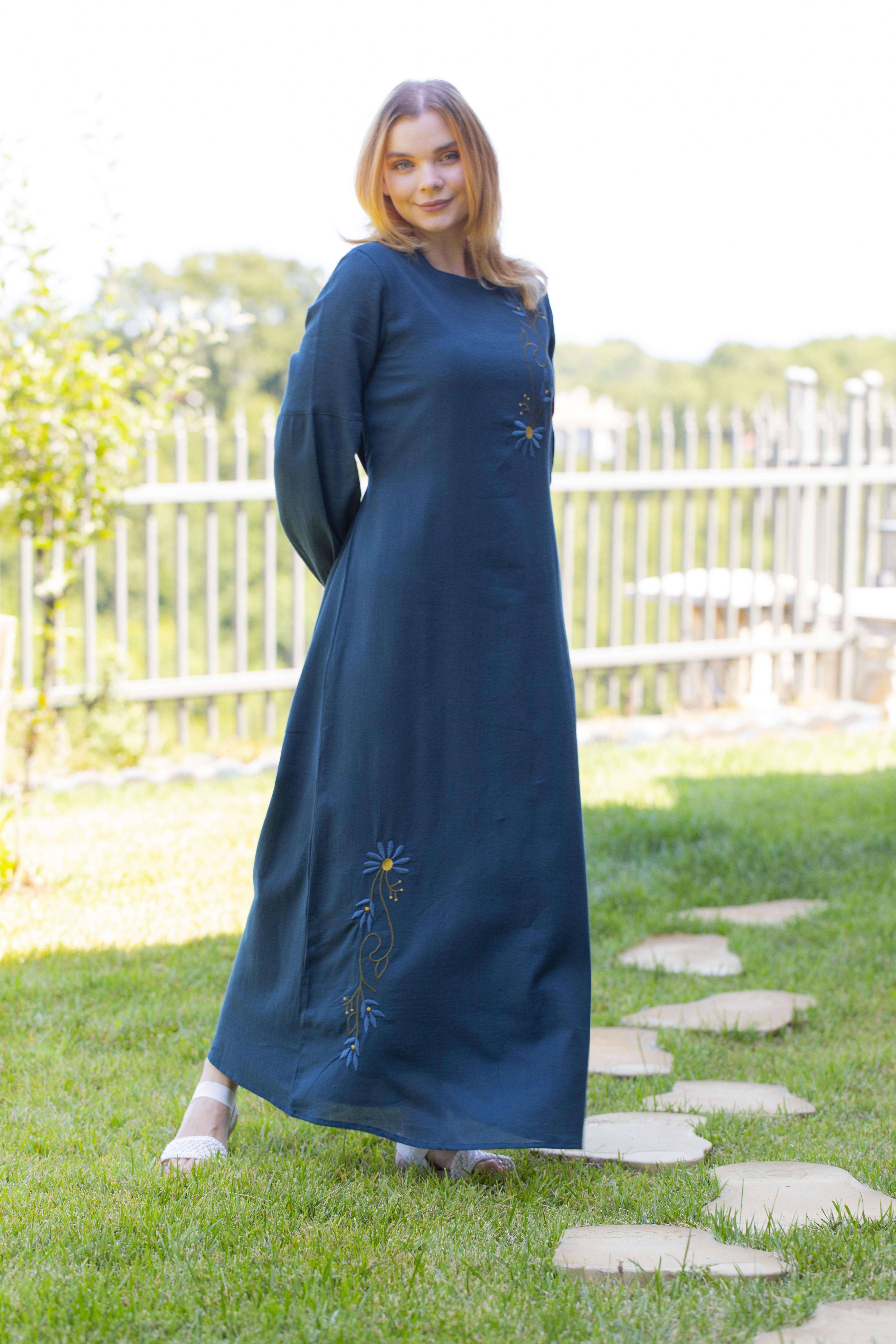 Uzun Kol Şile Bezi Gülşah Bisiklet Yaka Nakışlı Uzun Yazlık Elbise Lacivert Lcvt
