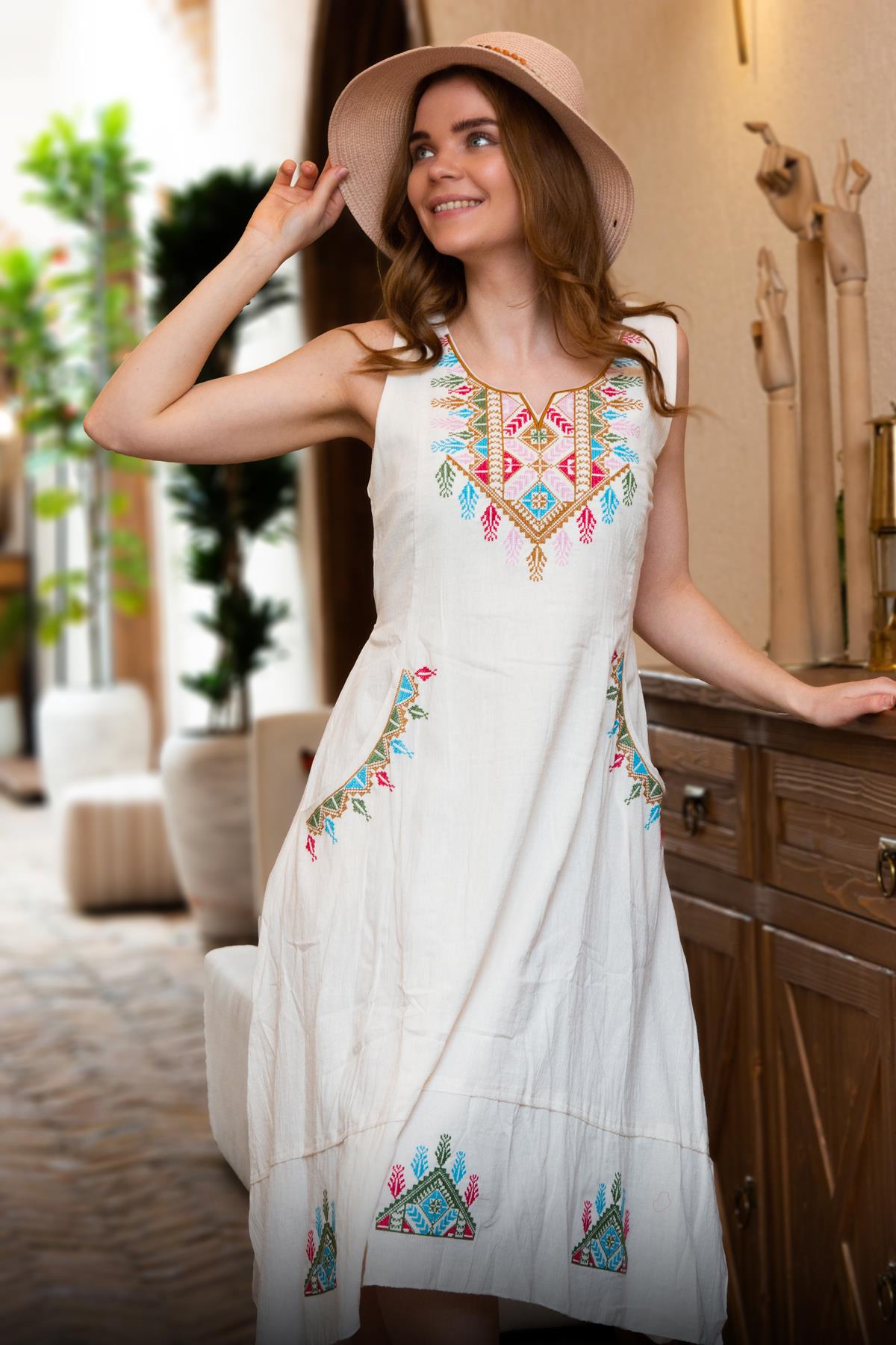 Toptan Kolsuz Şile Bezi Antik Nakışlı Midi Boy Elbise Krem