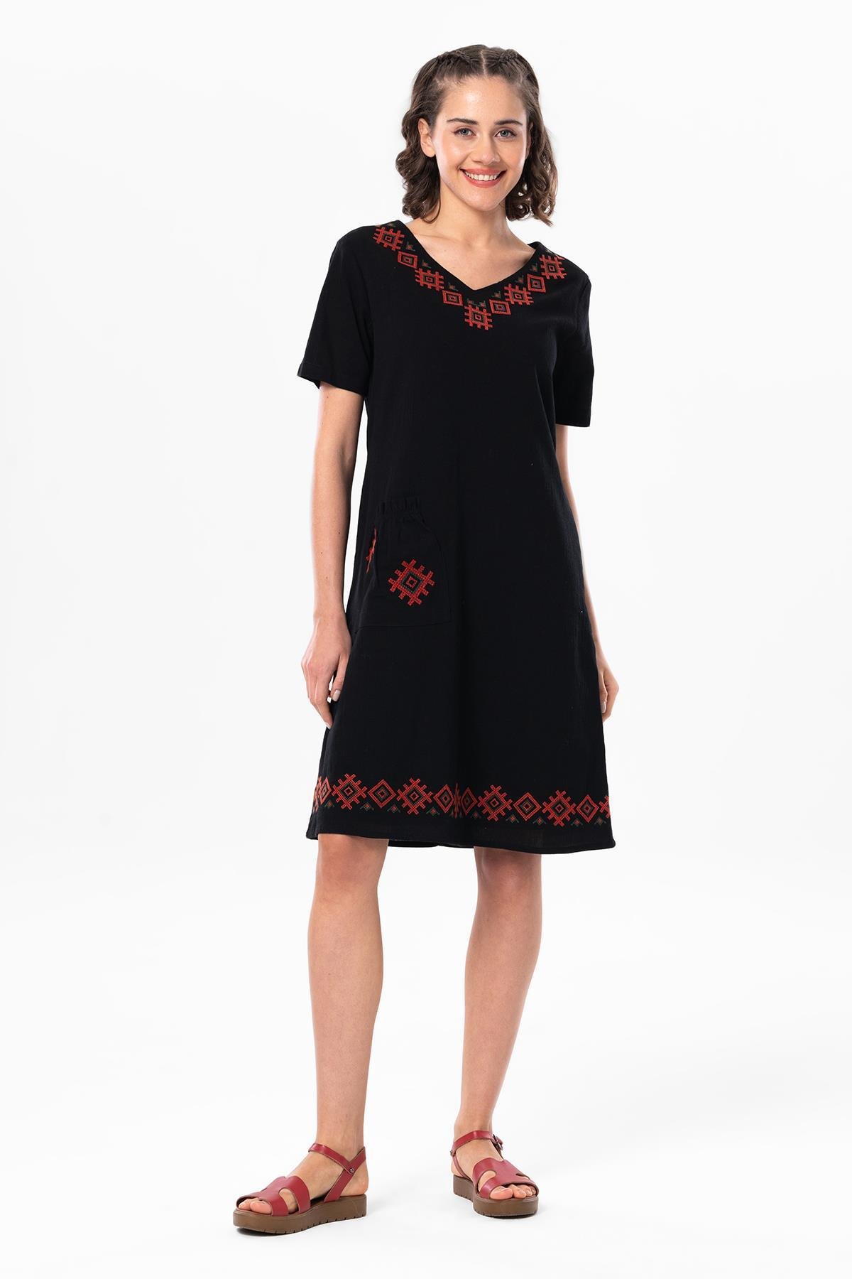 Kolsuz Şile Bezi Kruvaze Yaka Nakışlı Tülin Midi Boy Yazlık Otantik Elbise Siyah Syh