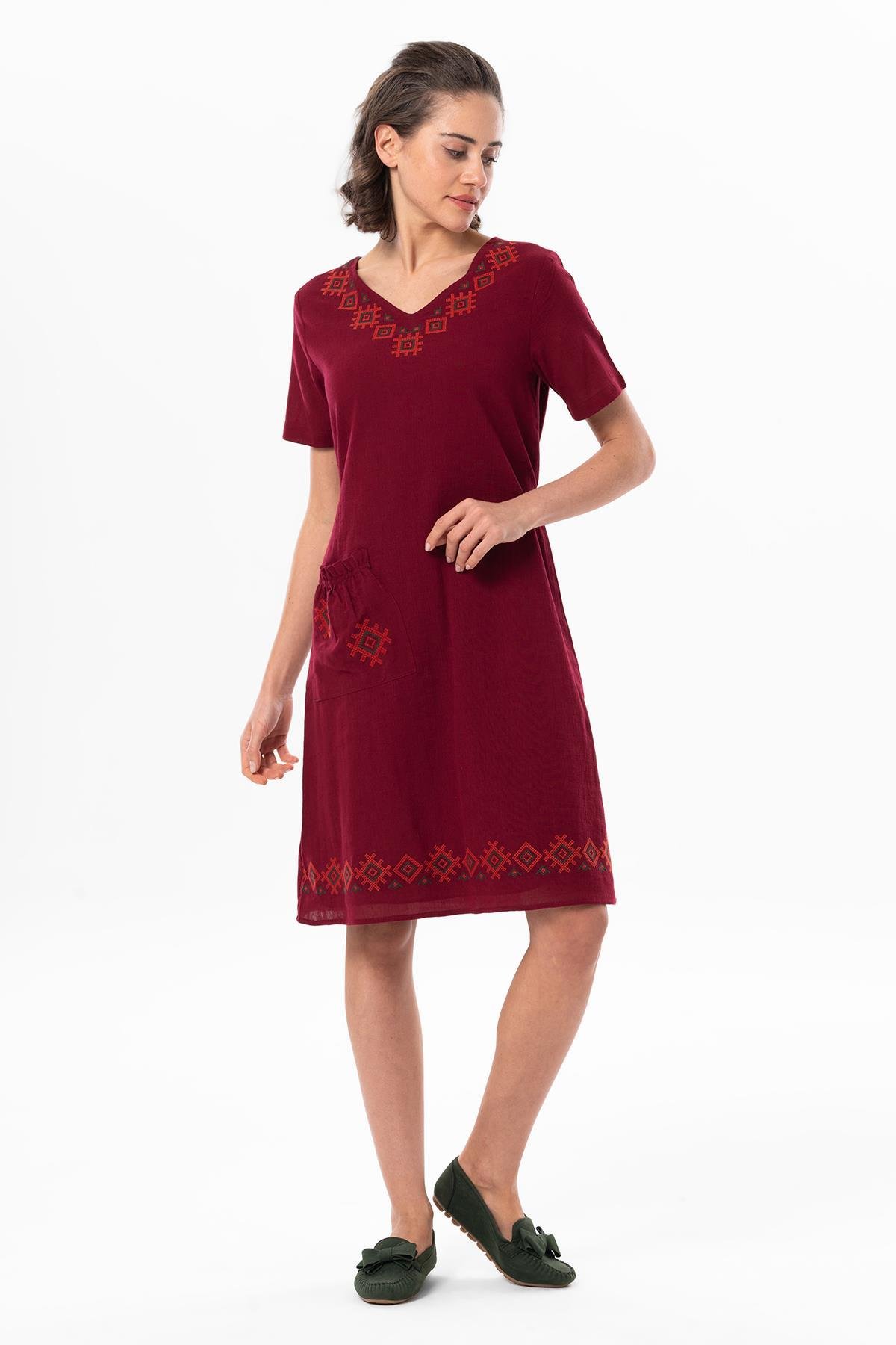 Kolsuz Şile Bezi Kruvaze Yaka Nakışlı Tülin Midi Boy Yazlık Otantik Elbise Bordo Brd