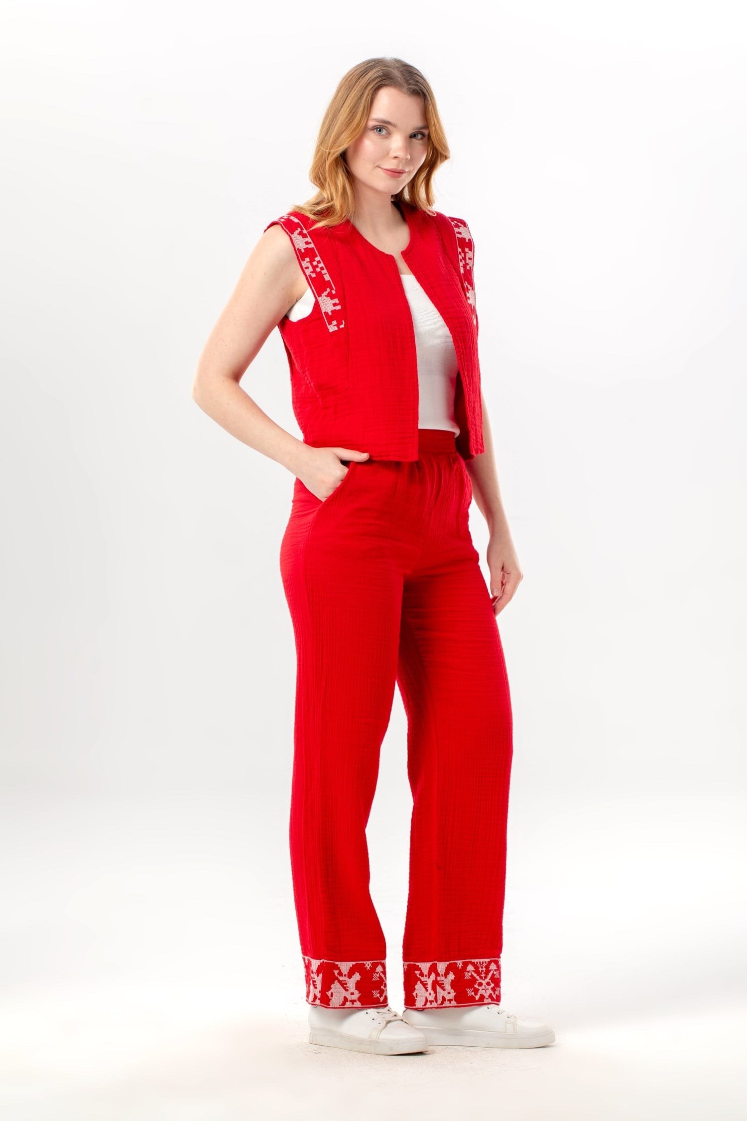 Nirvana Beli Lastikli Müslin Yandan Çift Cepli Nakışlı Pantolon Kırmızı Krmz