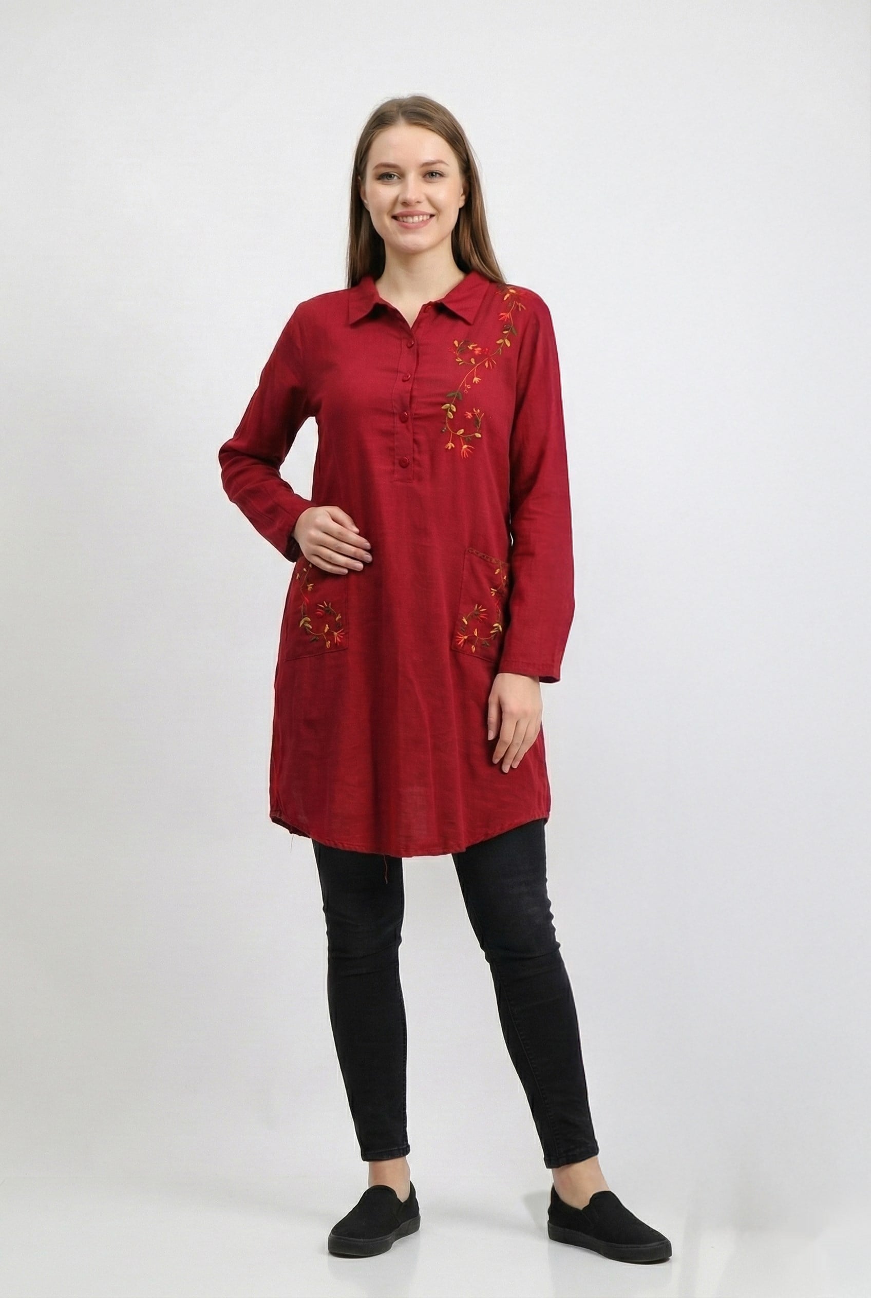 Uzun Kol Sevim Düğmeli Klasik Yaka Çift Cepli Şile Bezi Nakışlı Tunik Bordo Brd