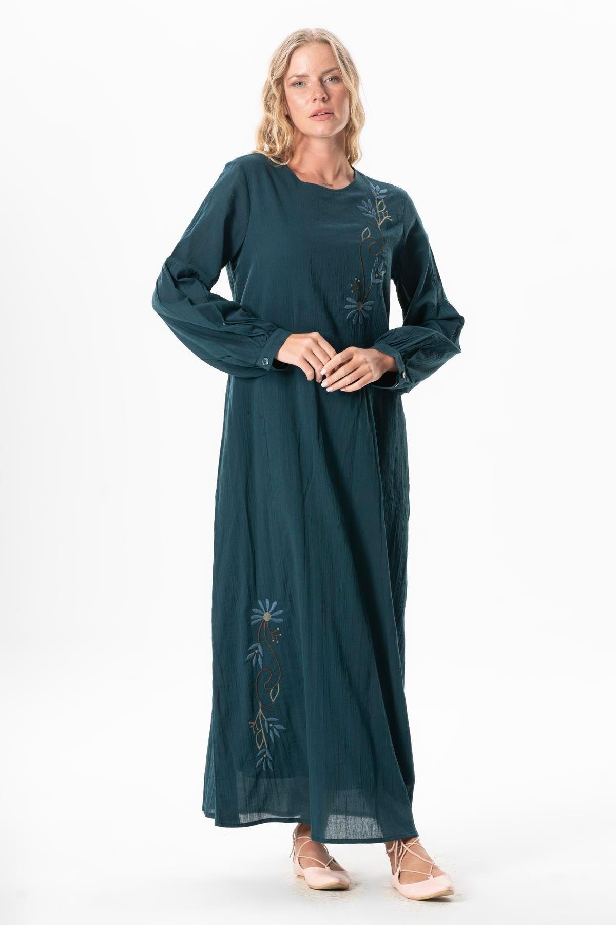 Uzun Kol Şile Bezi Gülşah Bisiklet Yaka Nakışlı Uzun Yazlık Elbise Petrol Ptrl