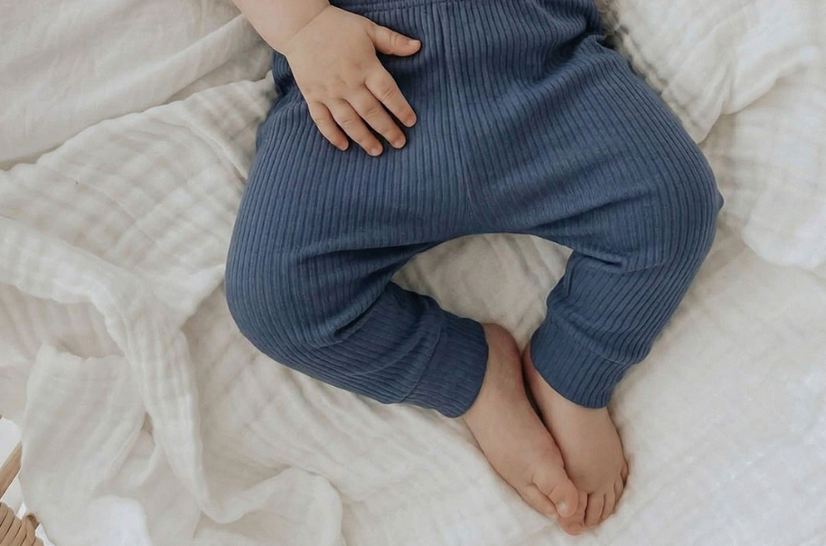 Bebekler Uyurken Çorap Giymeli Mi?