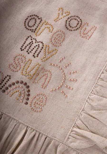 Kare Yaka Yazı Taşlı Elbise 2-7 Yaş NATUREL