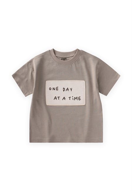 One Day At A Time Aplikeli T-Shırt 2-10 Yaş S Vizon