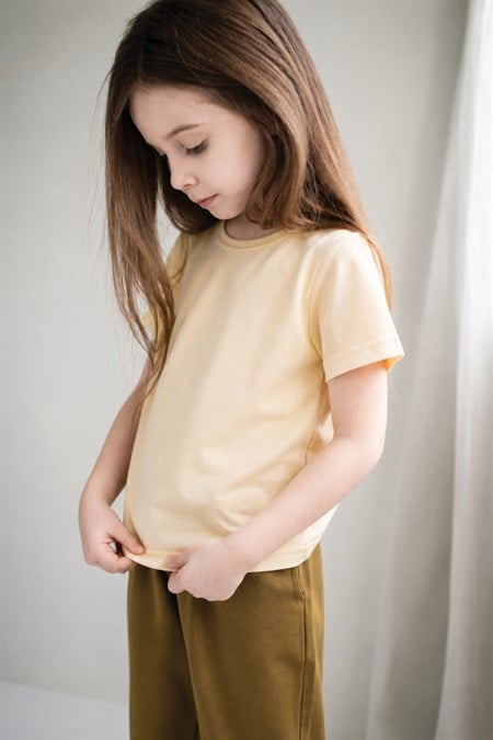 Etiket Detaylı T-Shirt 2-10 Yaş SARI
