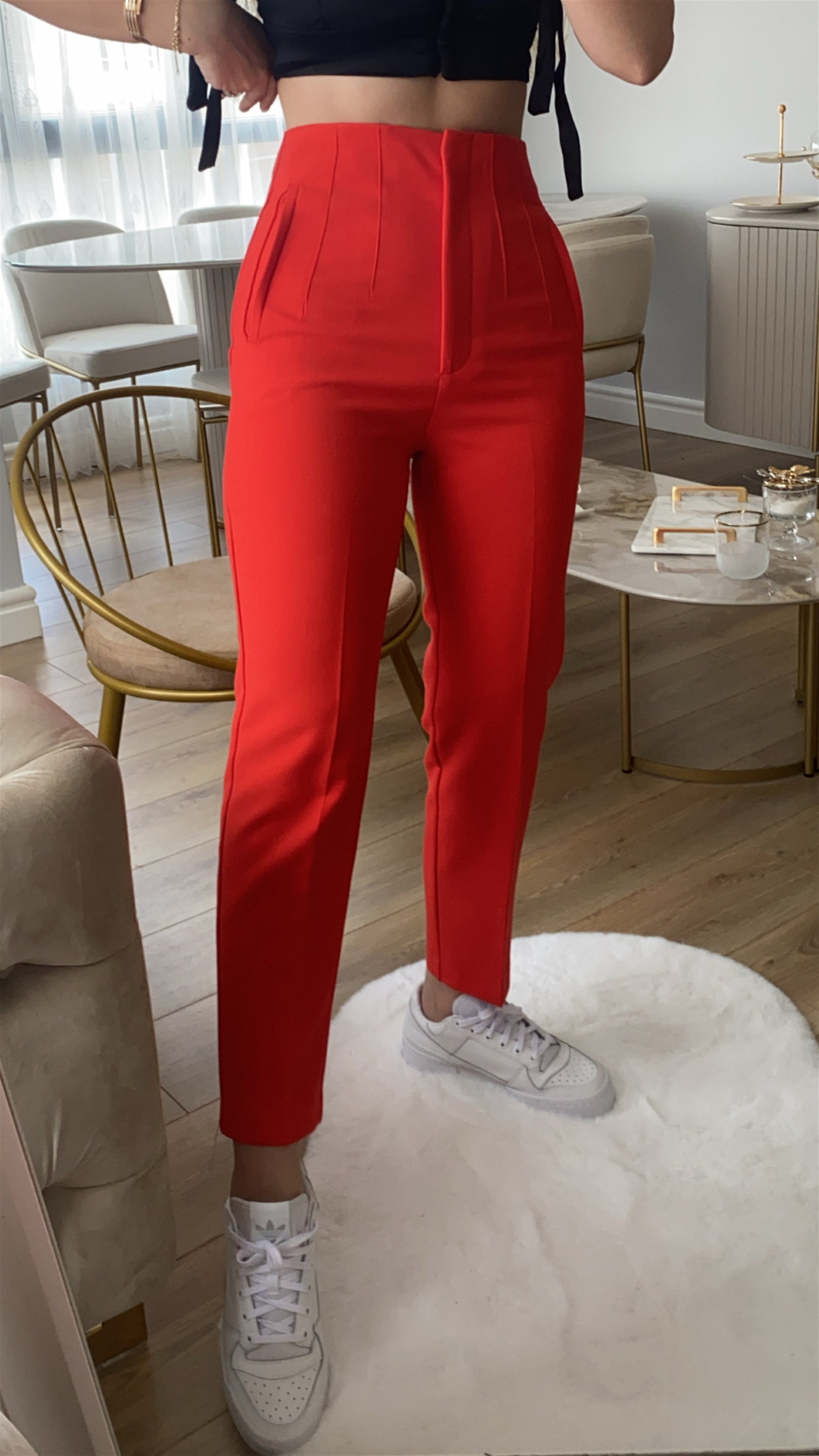 Kırmızı Pensli Kumaş Pantolon