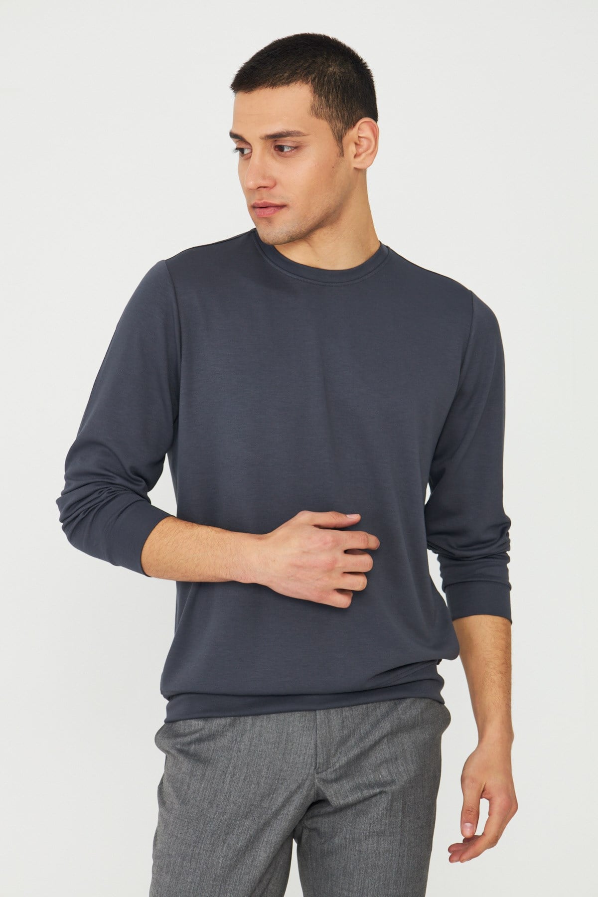 Antrasit Basic Bisiklet Yaka Erkek Sweatshirt