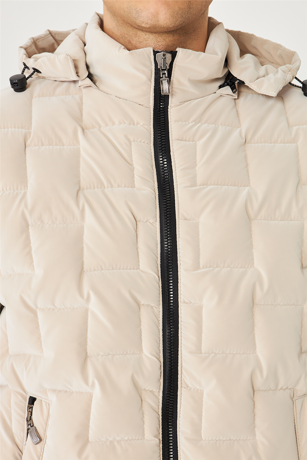 Bej Kapüşonlu Termal Isı Yalıtımlı Şişme Mont