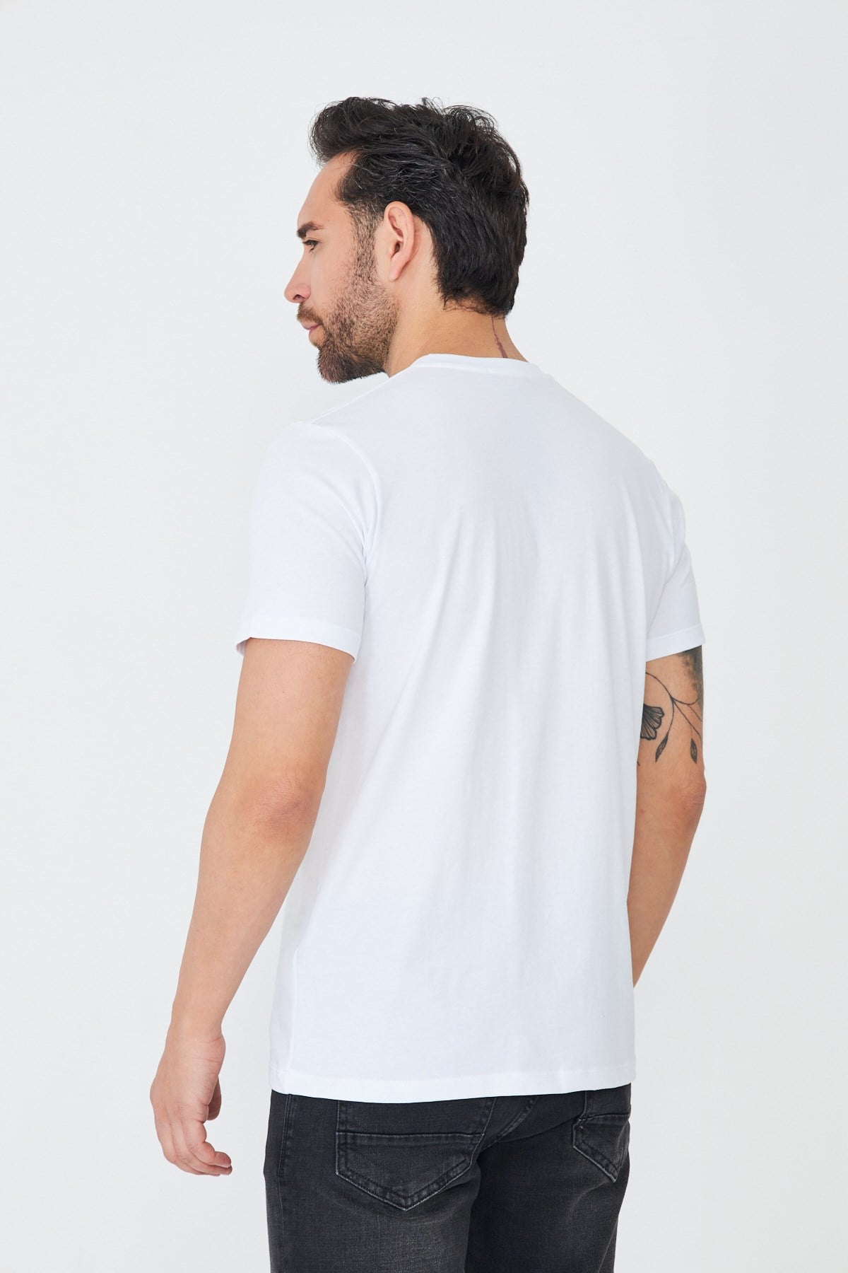 Beyaz Bisiklet Yaka Basic Erkek Tişört