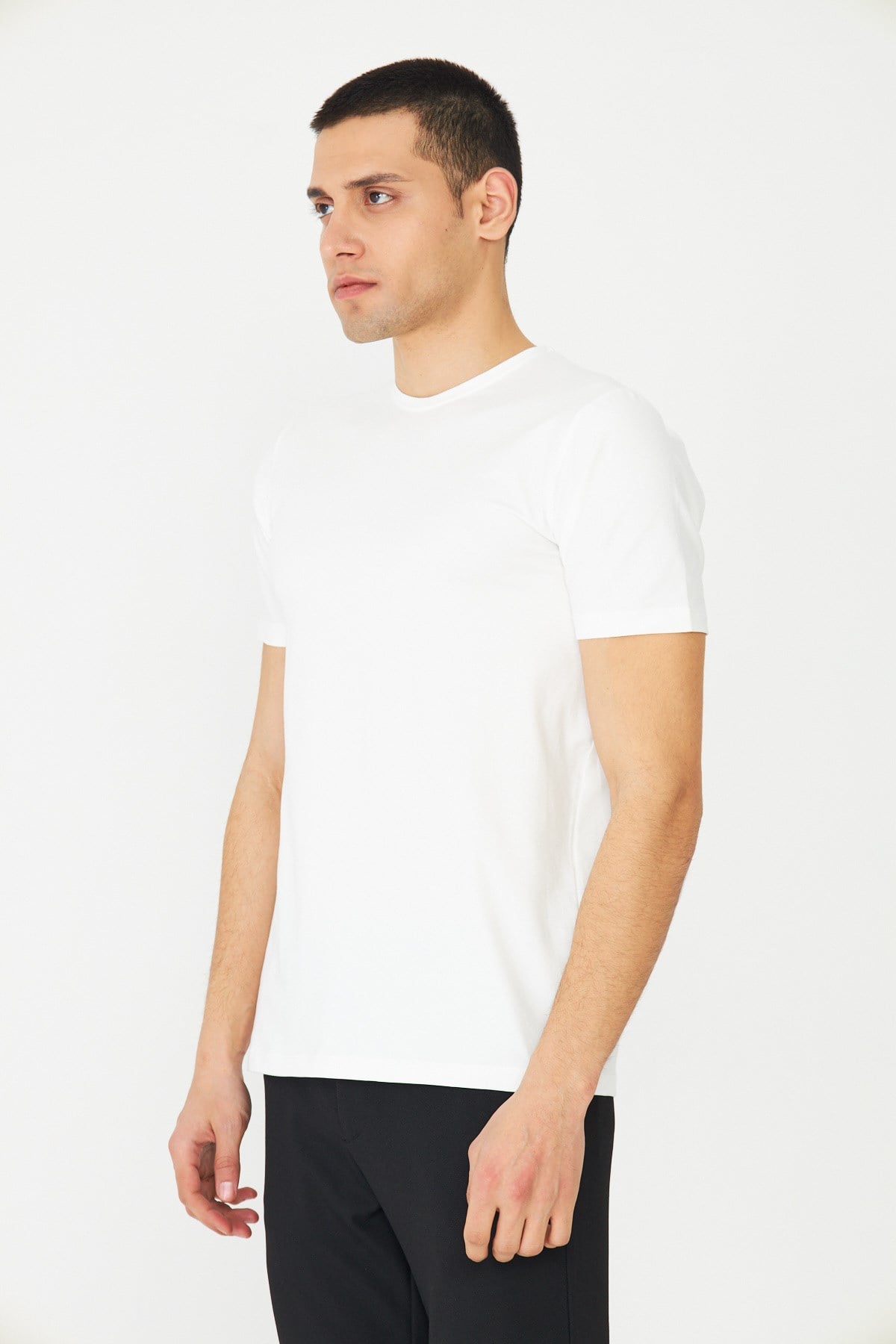 Beyaz Bisiklet Yaka Basic Erkek T-Shirt