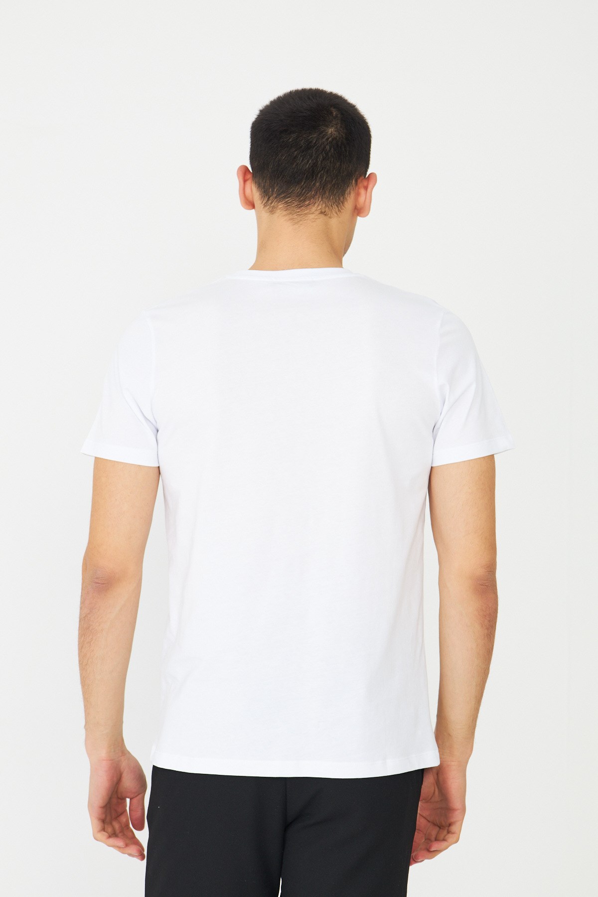 Beyaz Bisiklet Yaka Baskı Detaylı Erkek T-Shirt