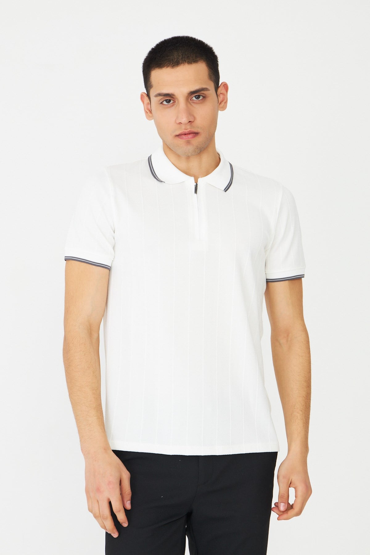 Beyaz Fermuarlı Polo Yaka Erkek T-Shirt