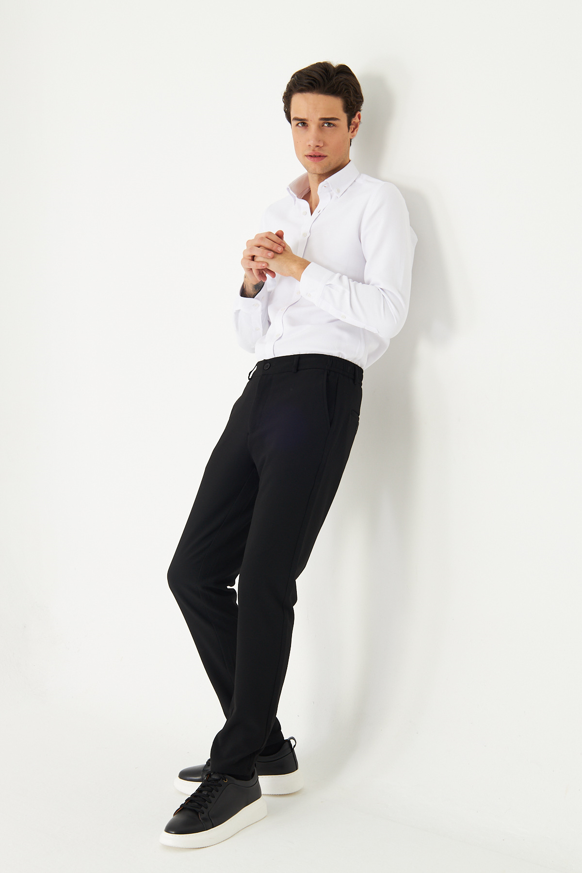 Beyaz Düğmeli Yaka Uzun Kollu Gömlek Slim Fit