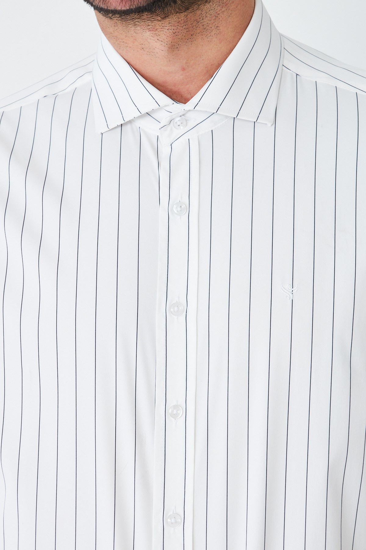 Beyaz Lacivert Çizgili Slim Fit Erkek Gömlek