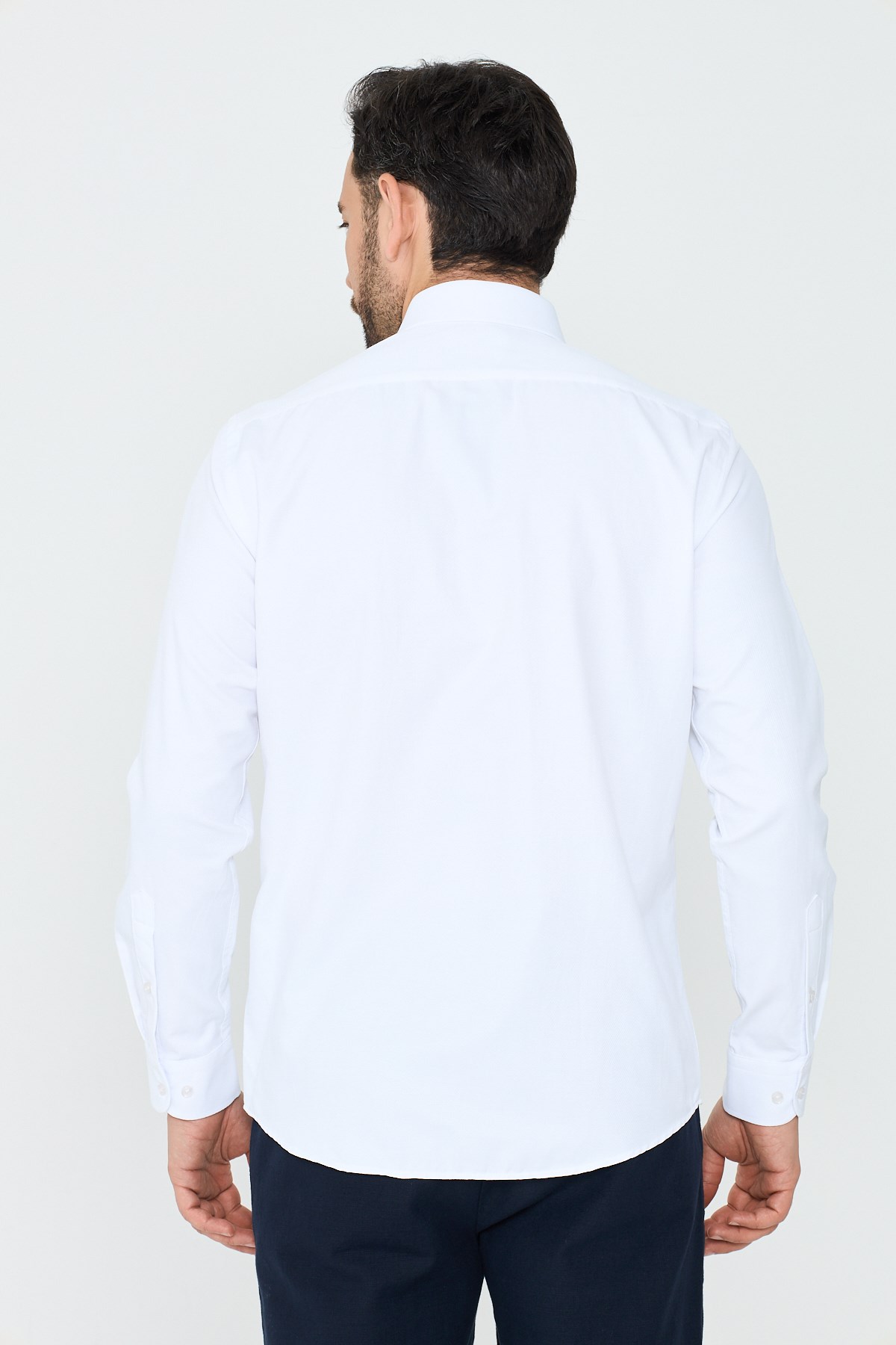 Beyaz Mikro Çizgili Dynamic Fit Erkek Uzun Kollu Gömlek