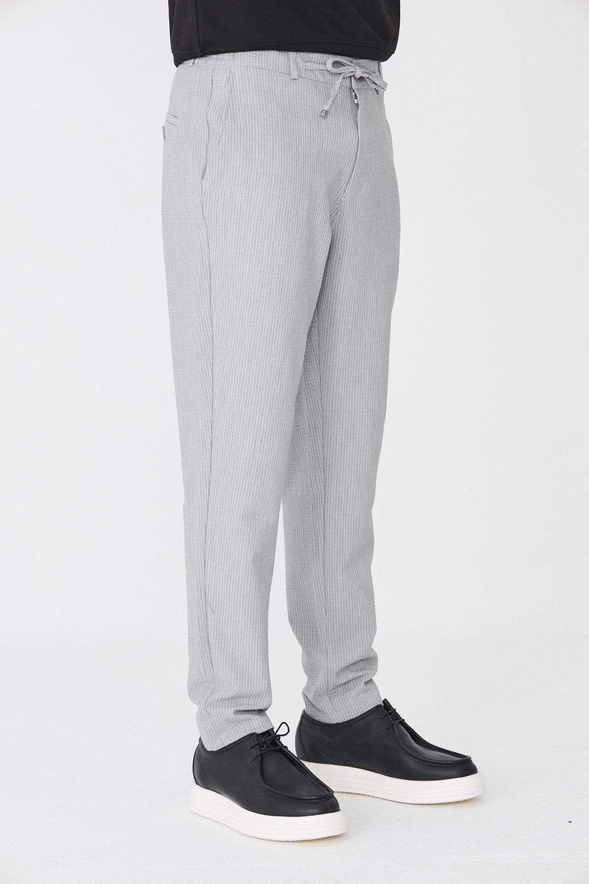 Gri İnce Çizgili Erkek Jogger Spor Pantolon