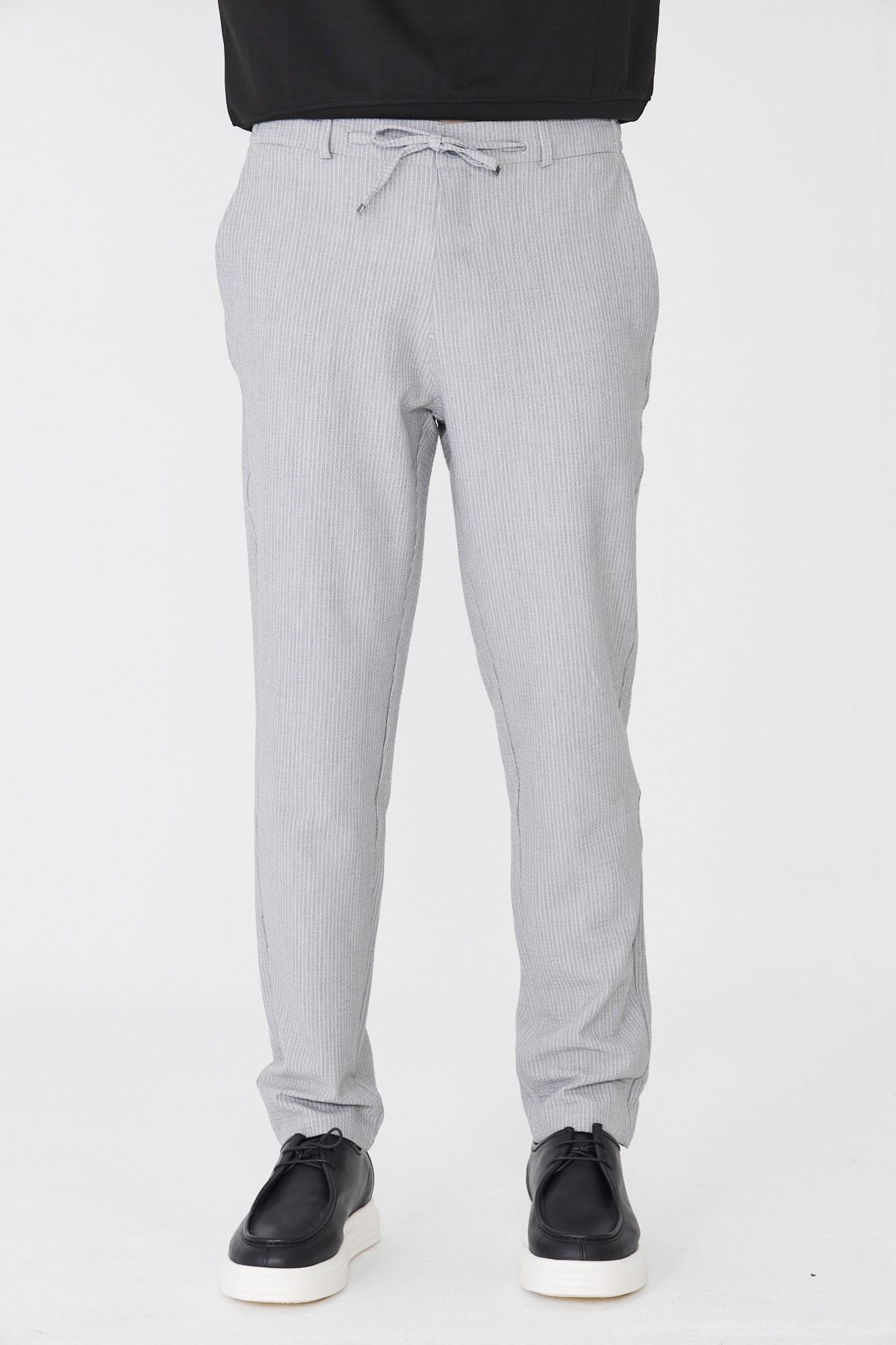 Gri İnce Çizgili Erkek Jogger Spor Pantolon