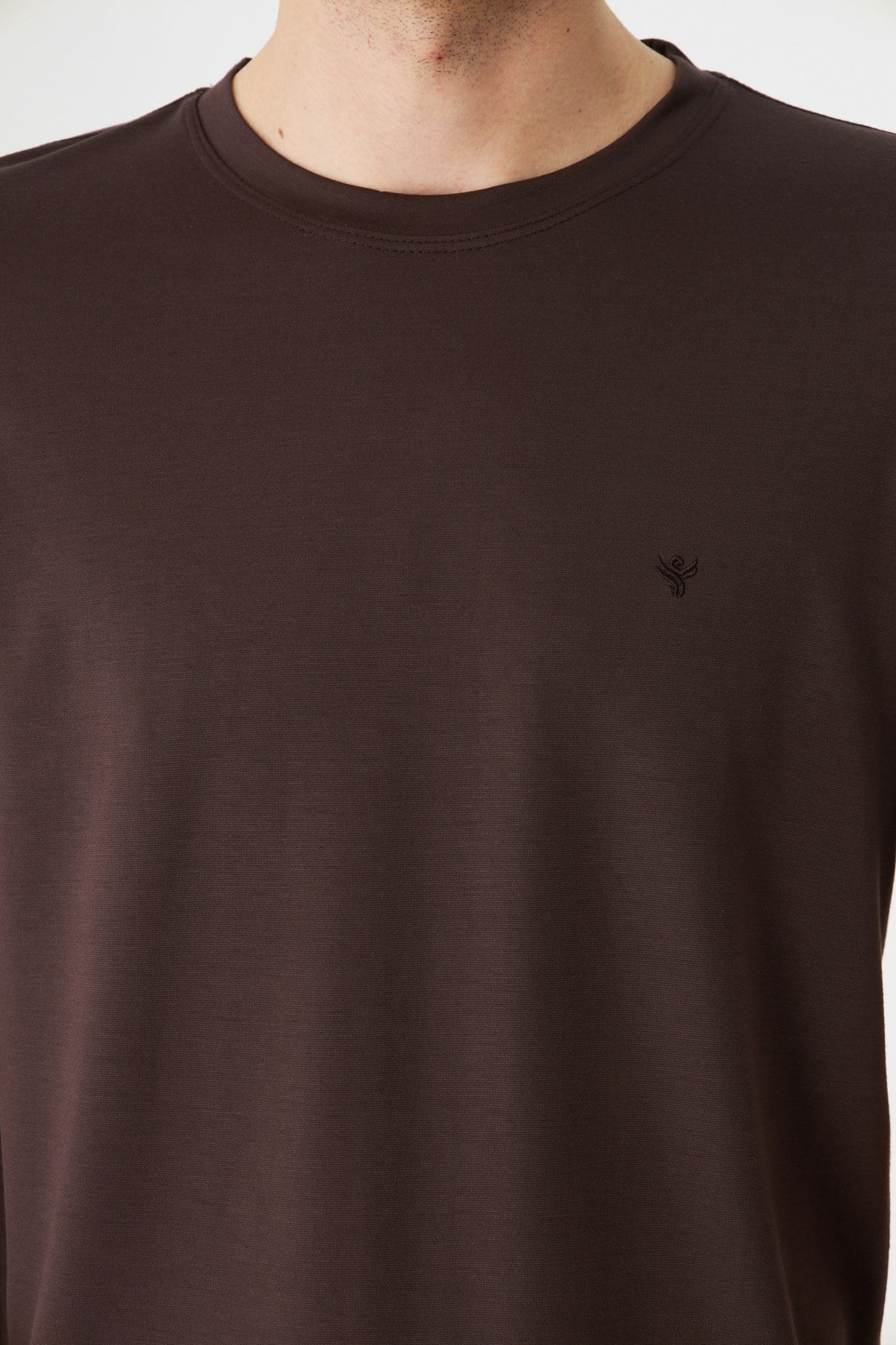 Kahverengi Bisiklet Yaka Basic Erkek T-Shirt