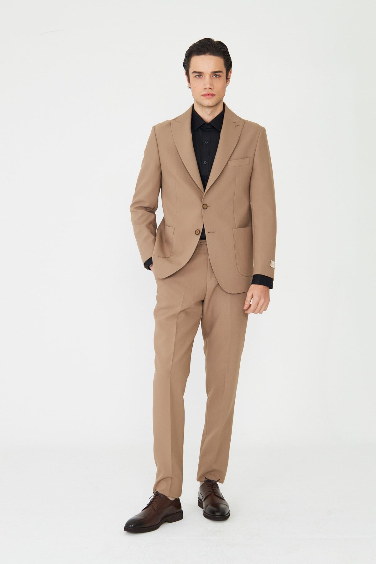 Koyu Bej Düz Kumaş Modern Slim Fit Klasik Yaka Takım Elbise