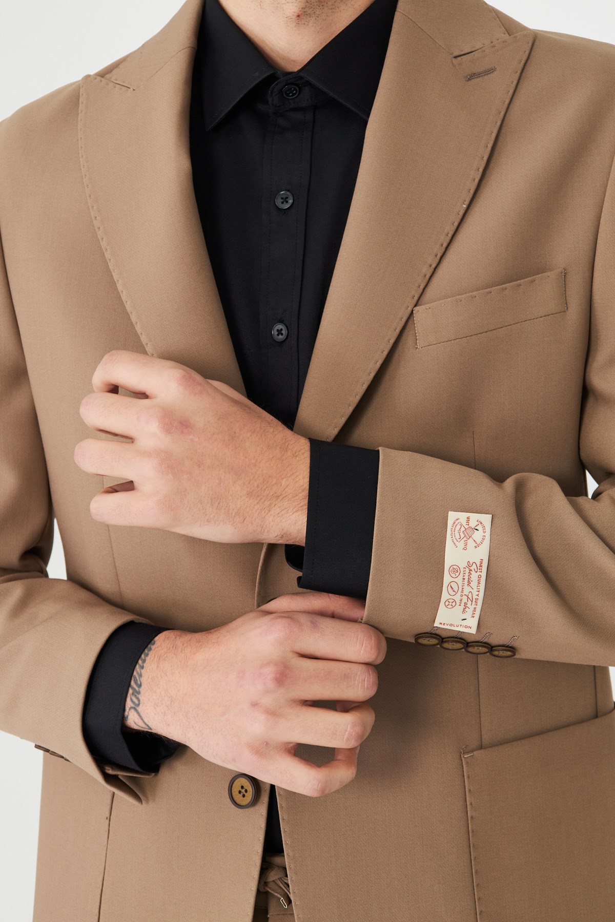 Koyu Bej Düz Kumaş Modern Slim Fit Klasik Yaka Takım Elbise