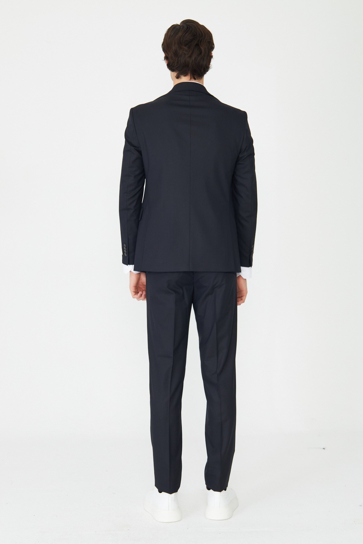 Lacivert İnce Çizgili Modern Slim Fit Klasik Yaka Takım Elbise
