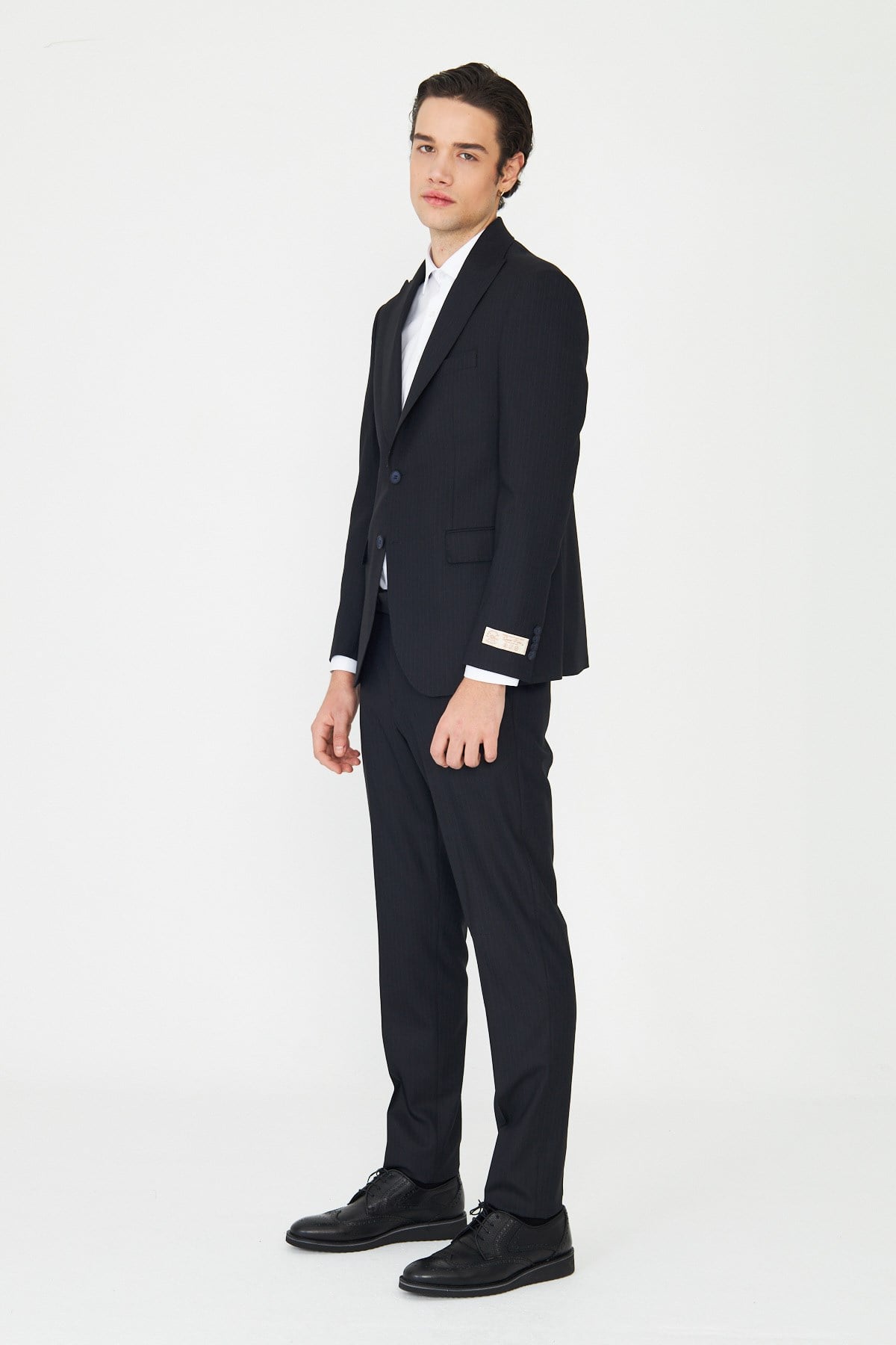 Lacivert İnce Çizgili Modern Slim Fit Klasik Yaka Takım Elbise