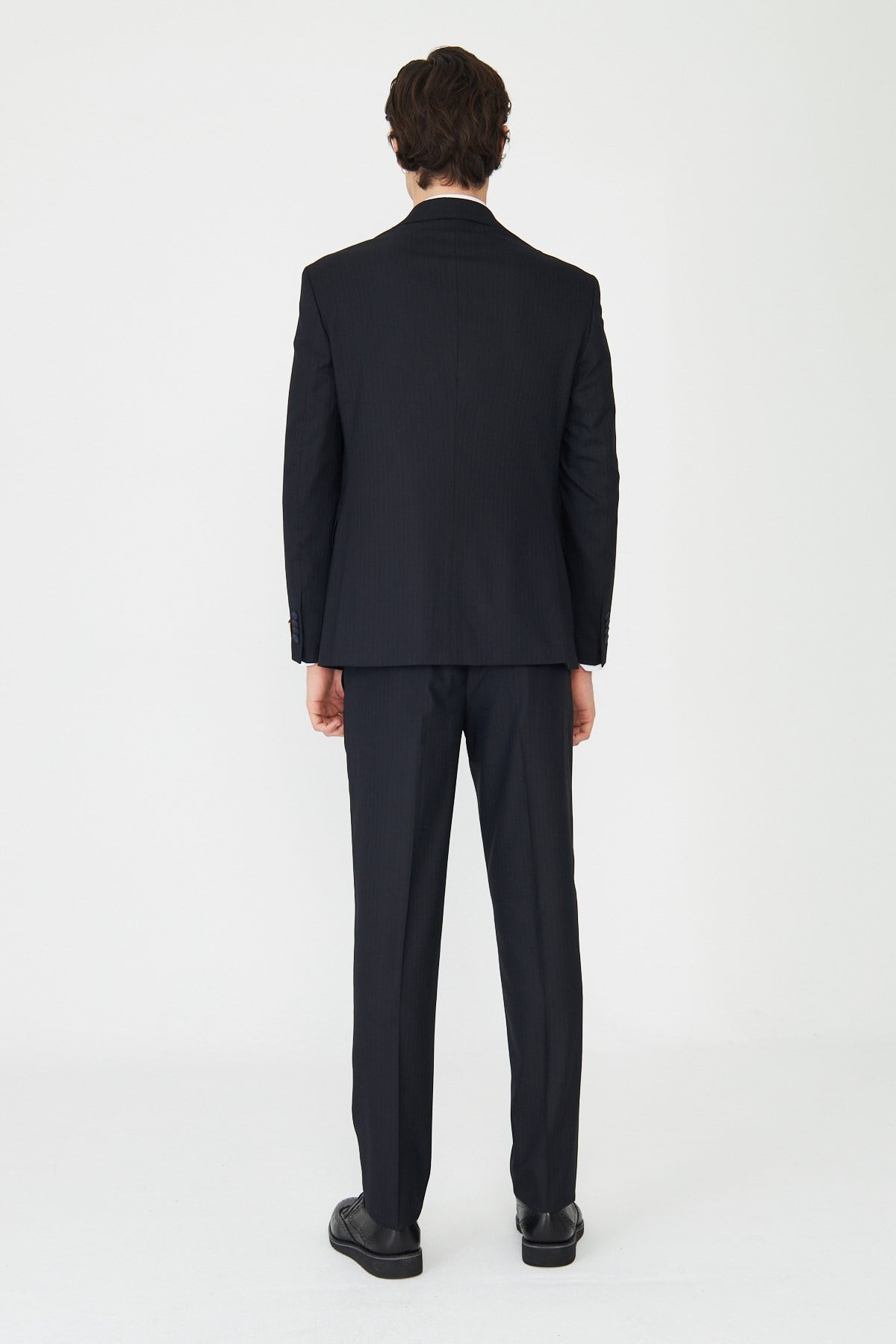 Lacivert İnce Çizgili Modern Slim Fit Klasik Yaka Takım Elbise