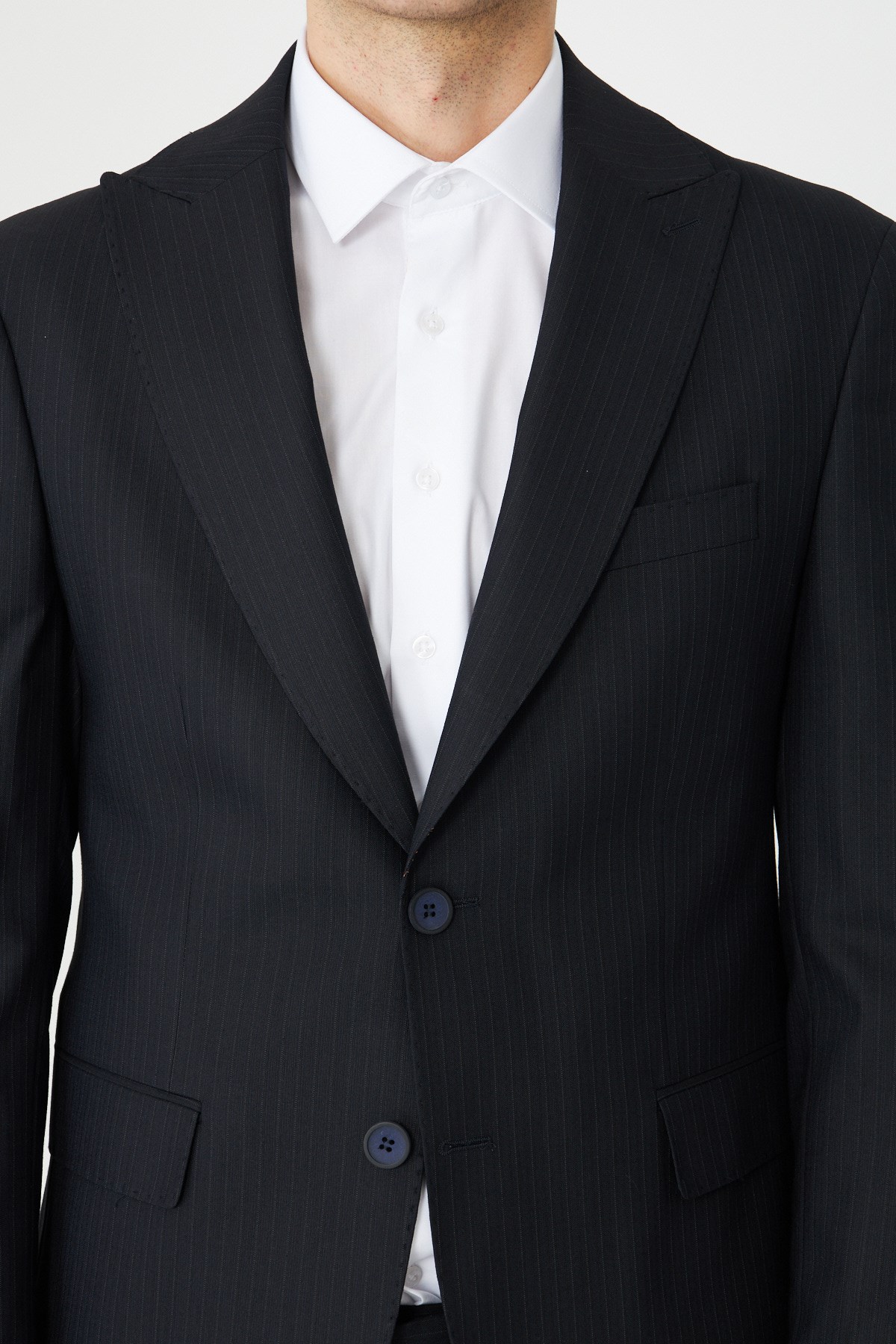 Lacivert İnce Çizgili Modern Slim Fit Klasik Yaka Takım Elbise