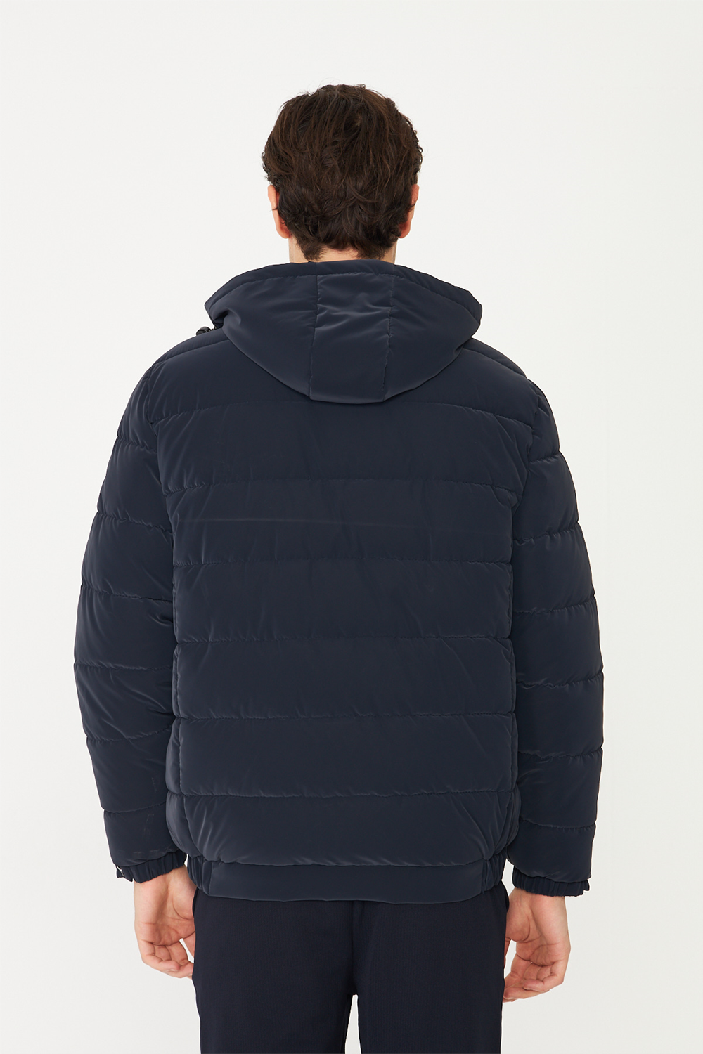 Lacivert Kapüşonlu Termal Isı Yalıtımlı Şişme Mont 