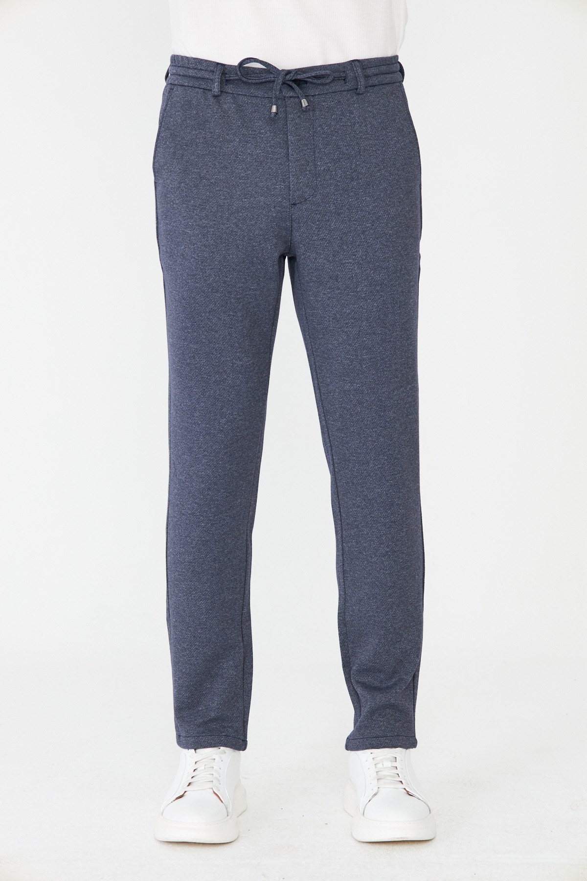Lacivert Modern Kesim Bağcıklı Jogger Pantolon