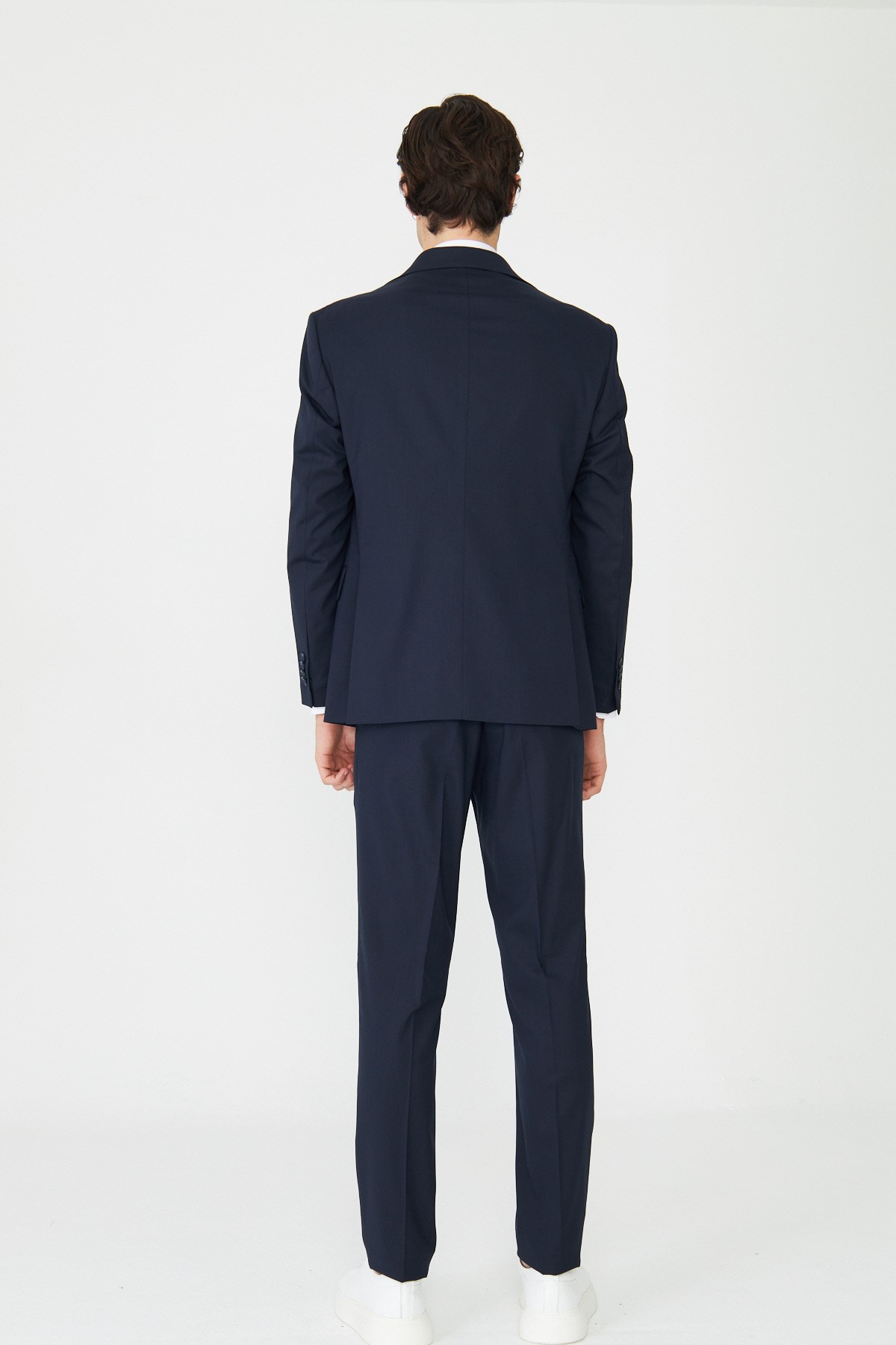 Lacivert Modern Slim Fit Dokulu Kumaş Şık Klasik Yaka Zamansız Takım Elbise